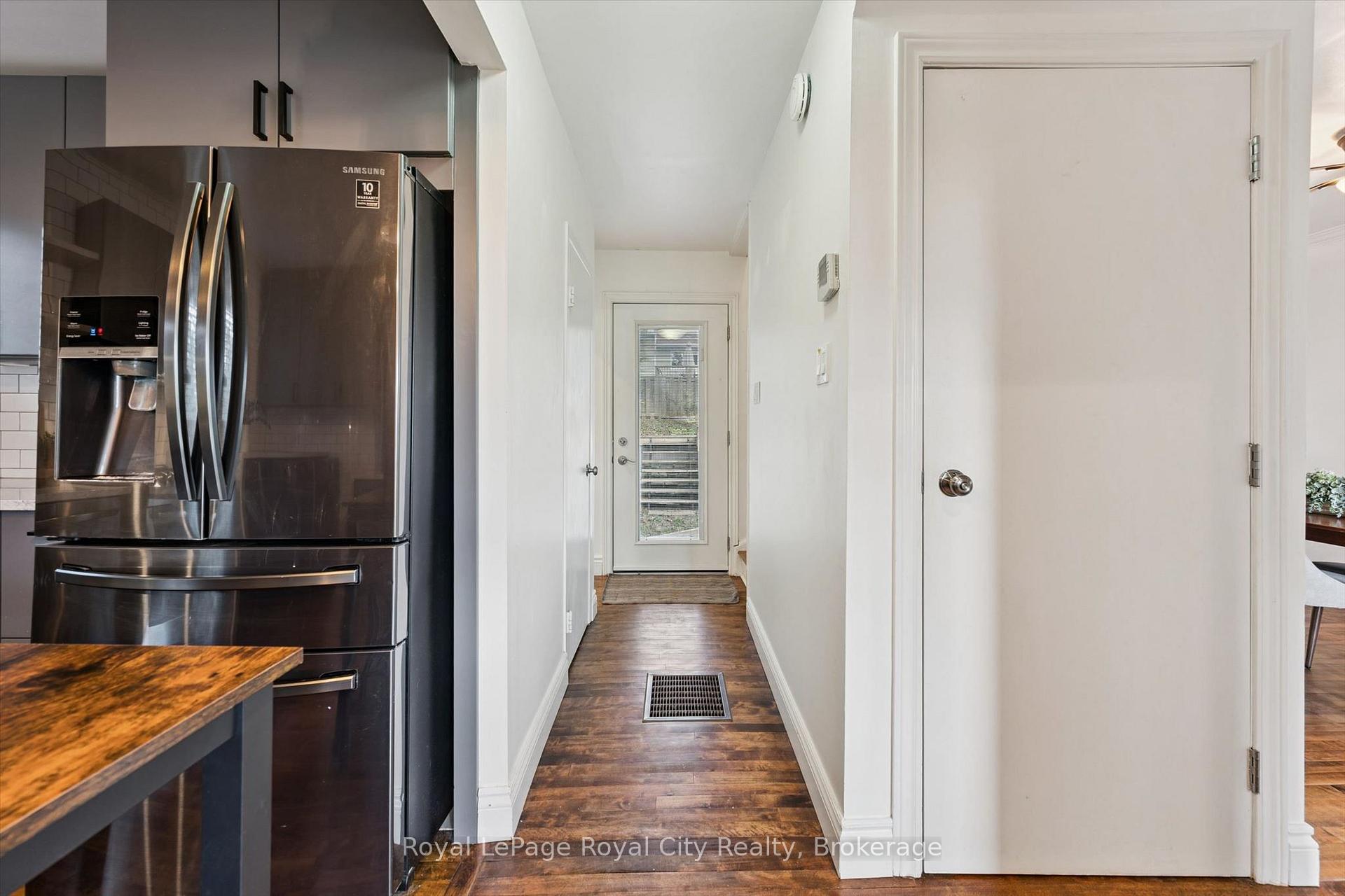 Photo 17 of 39 Ridgewood Avenue, Guelph, Junction/Onward Willow — HOMEH