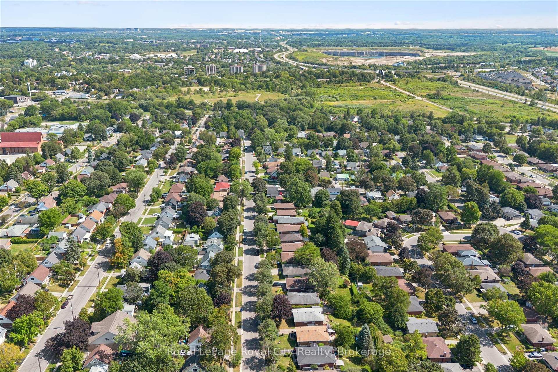 Photo 45 of 39 Ridgewood Avenue, Guelph, Junction/Onward Willow — HOMEH