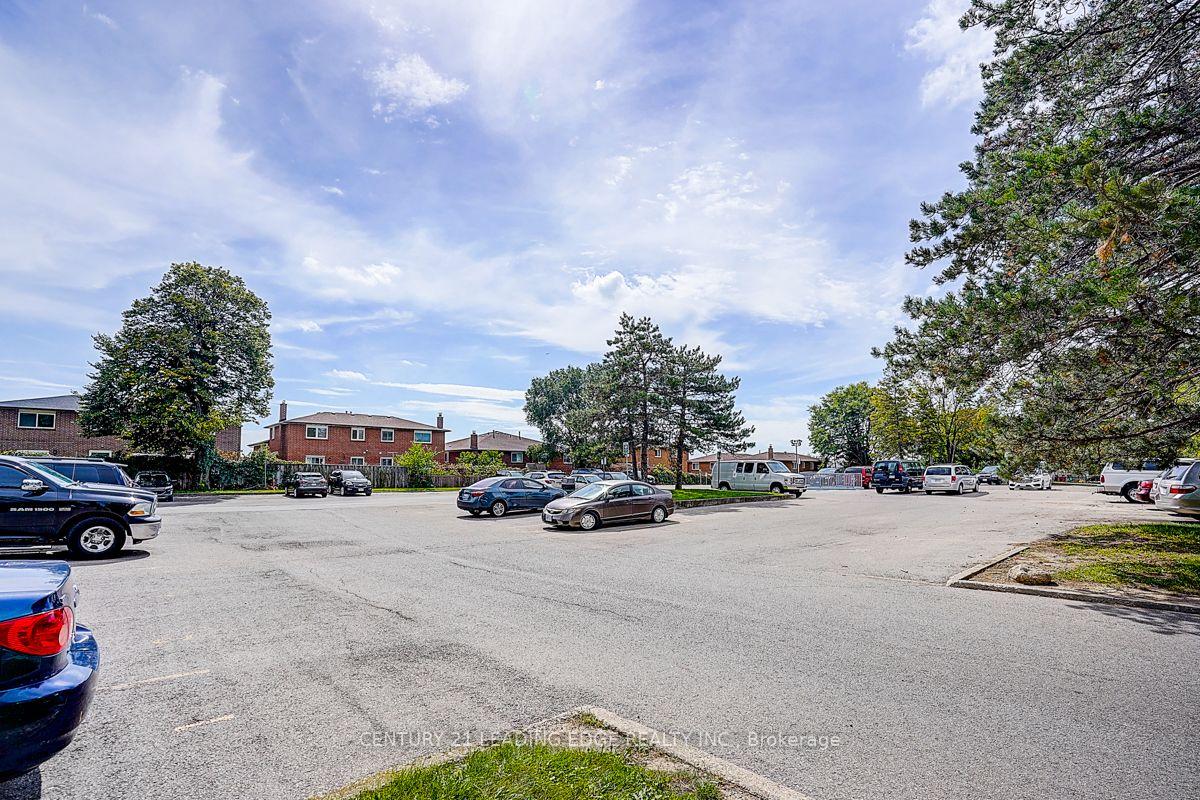 Photo 4 of Unit 201, 235 Grandravine Drive, North York, Glenfield-Jane Heights — HOMEH