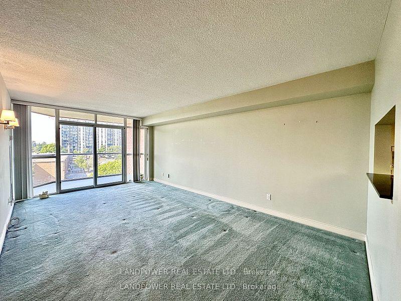 Photo 7 of Unit #716, 3181 Bayview Avenue, North York, Bayview Woods-Steeles — HOMEH