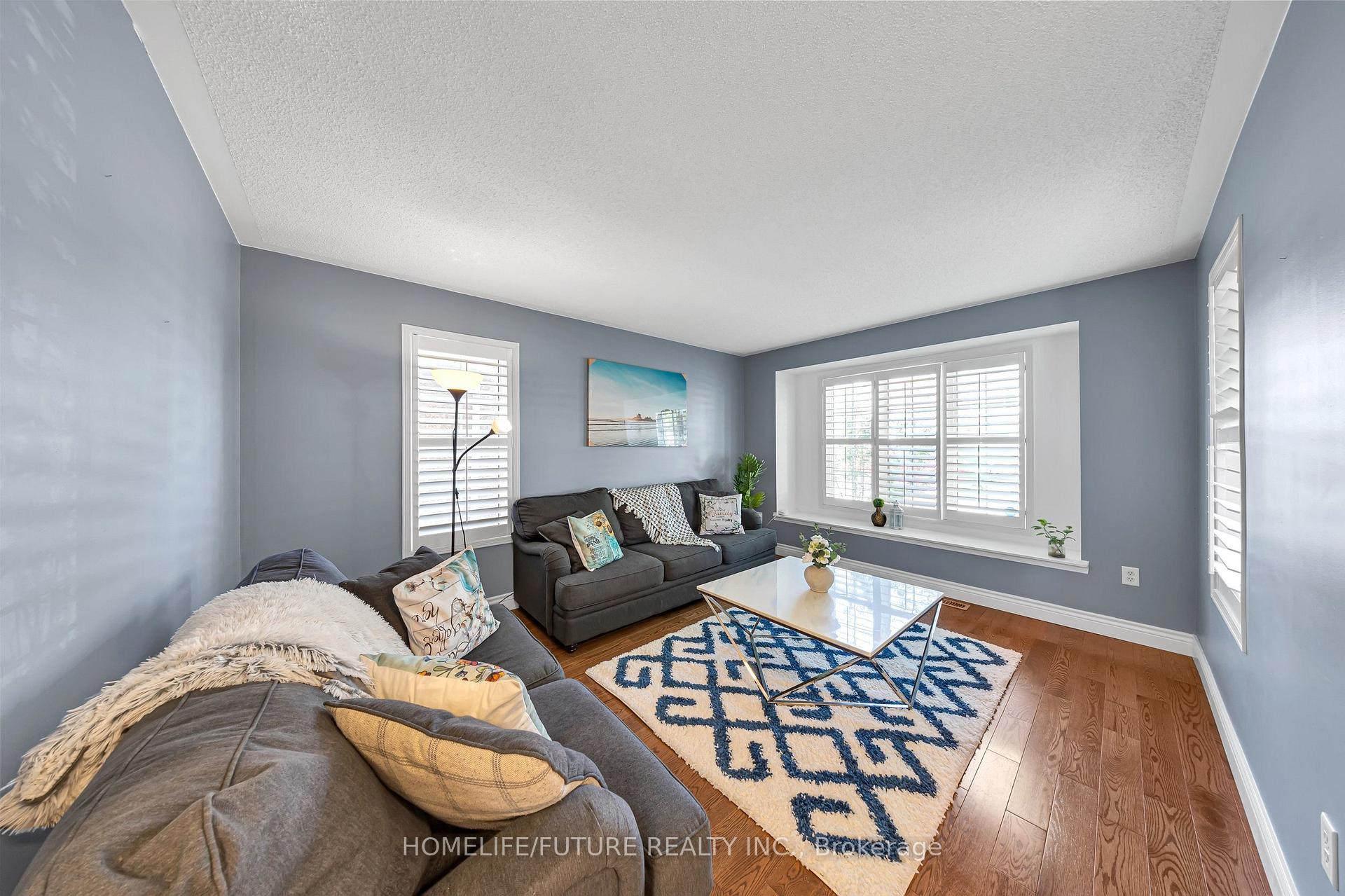 Photo 3 of 17 Grainger Crescent, Ajax, Northwest Ajax — HOMEH