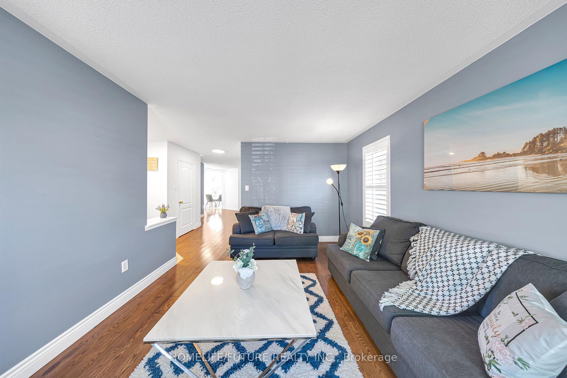 Photo 4 of 17 Grainger Crescent, Ajax, Northwest Ajax — HOMEH