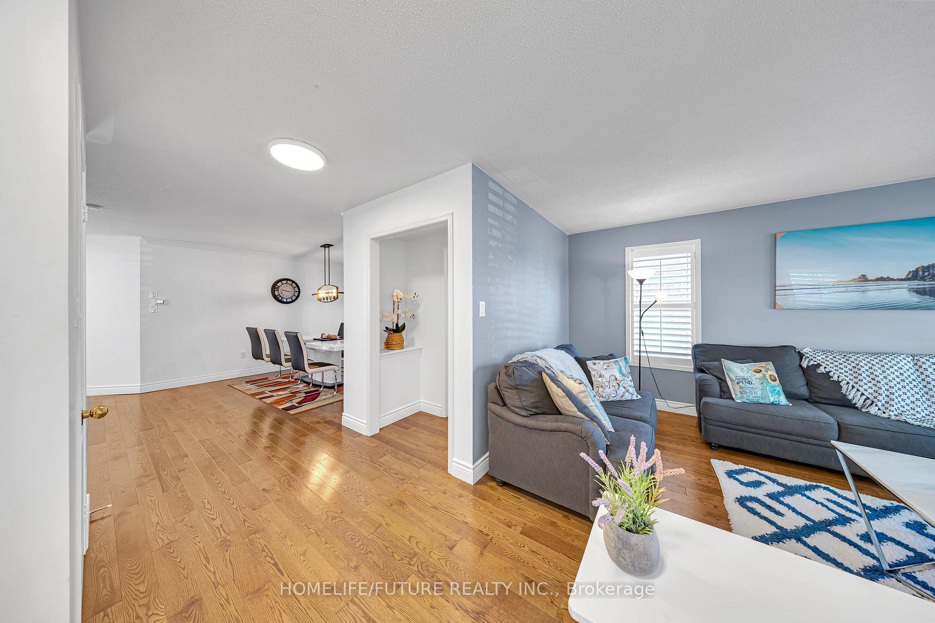Photo 5 of 17 Grainger Crescent, Ajax, Northwest Ajax — HOMEH