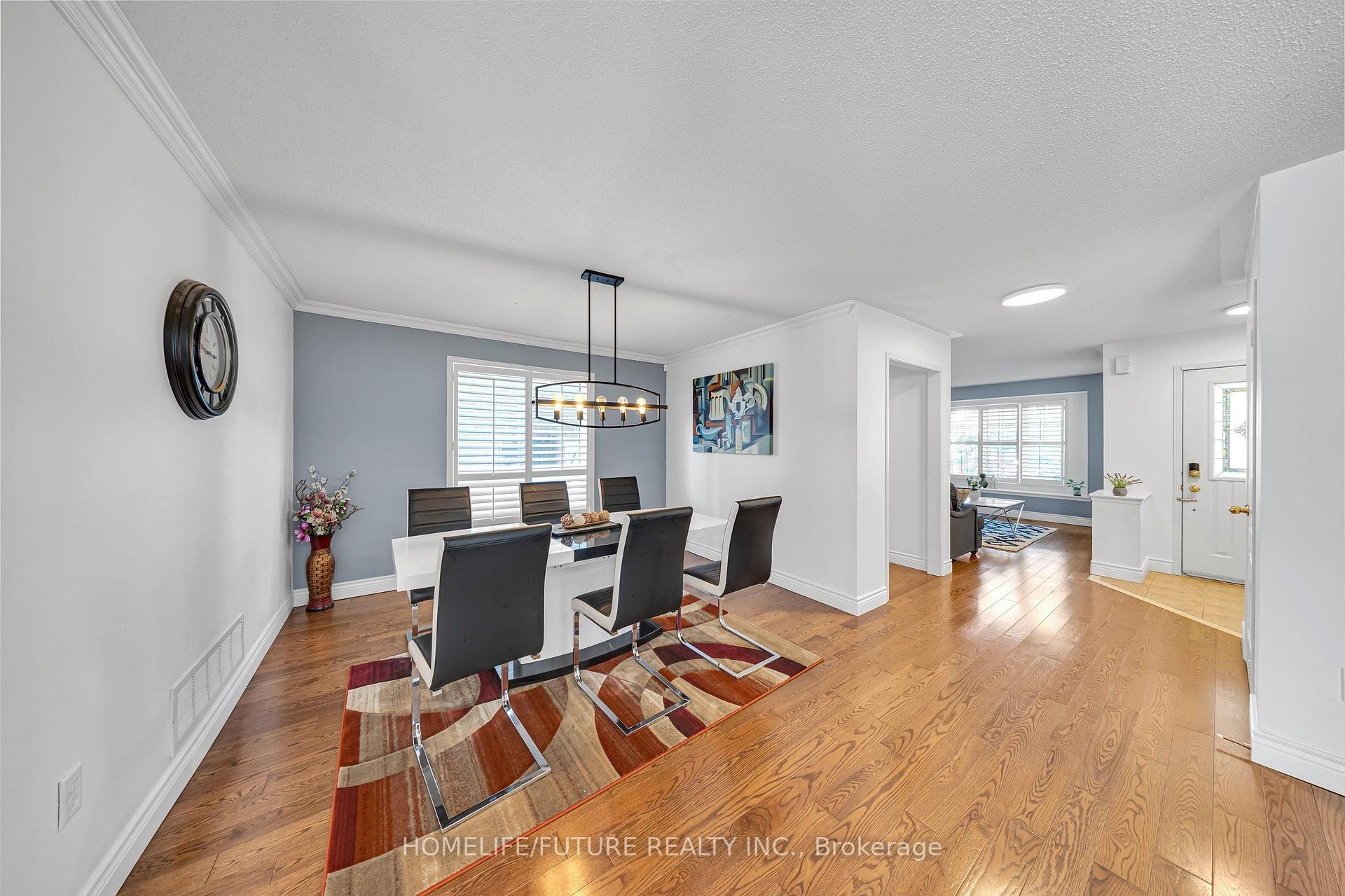 Photo 8 of 17 Grainger Crescent, Ajax, Northwest Ajax — HOMEH