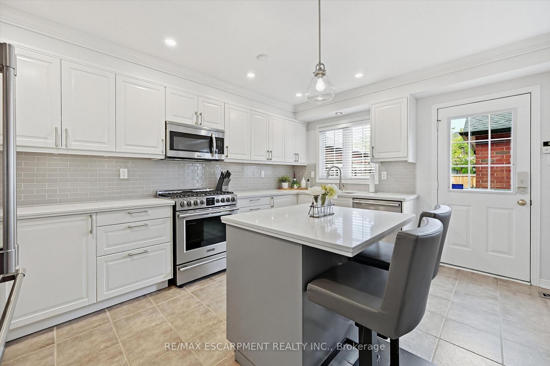 Photo 9 of 5035 Corporate Drive, Burlington, Palmer — HOMEH