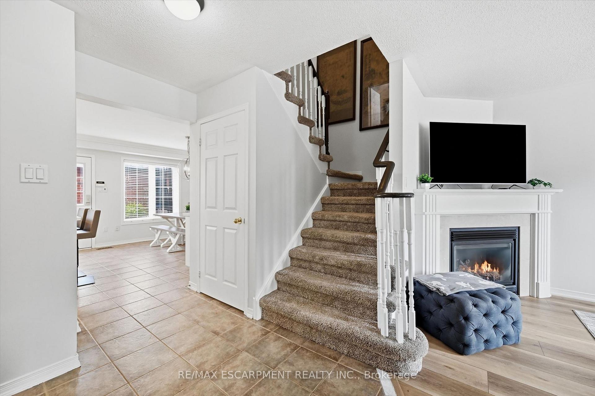 Photo 19 of 5035 Corporate Drive, Burlington, Palmer — HOMEH