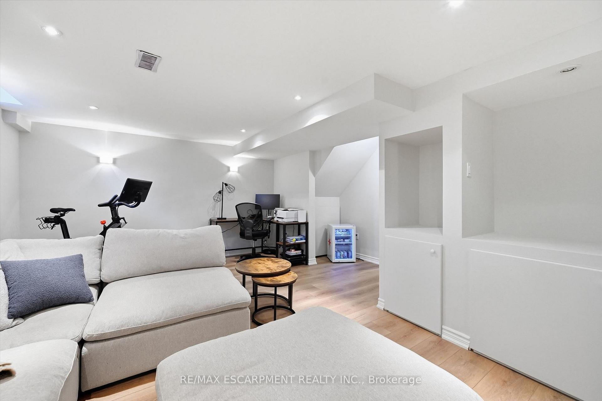 Photo 33 of 5035 Corporate Drive, Burlington, Palmer — HOMEH