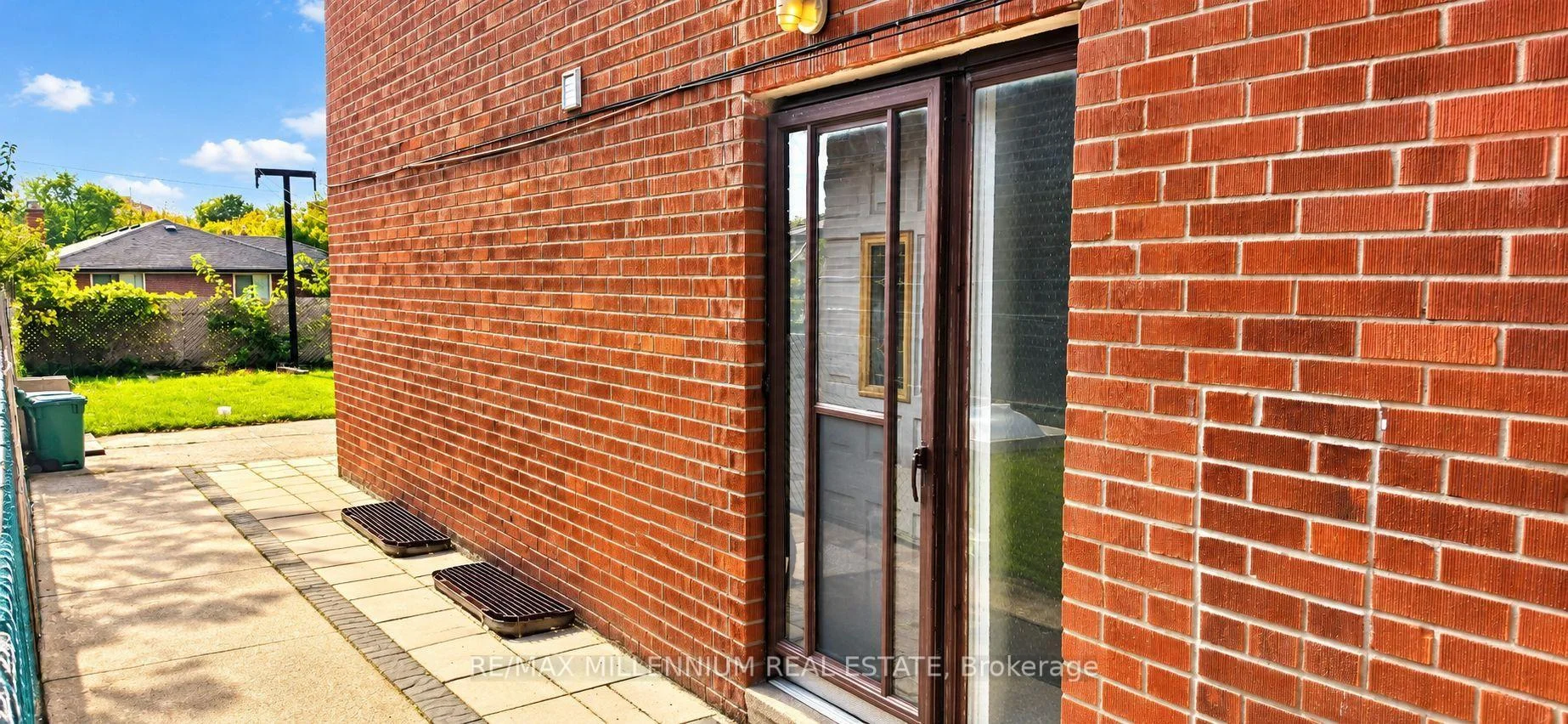 Photo 6 of 151 Ardwick Boulevard, North York, Humbermede — HOMEH