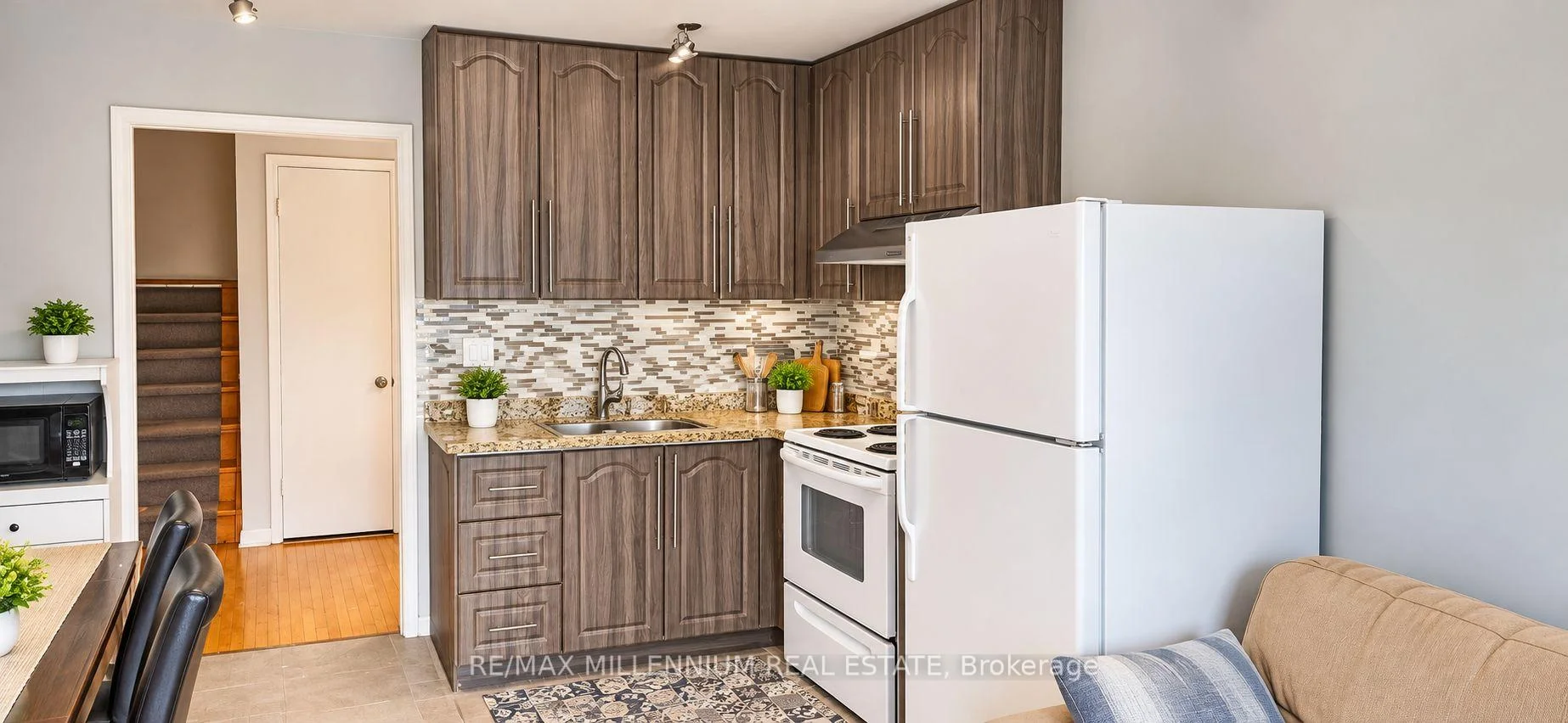 Photo 21 of 151 Ardwick Boulevard, North York, Humbermede — HOMEH