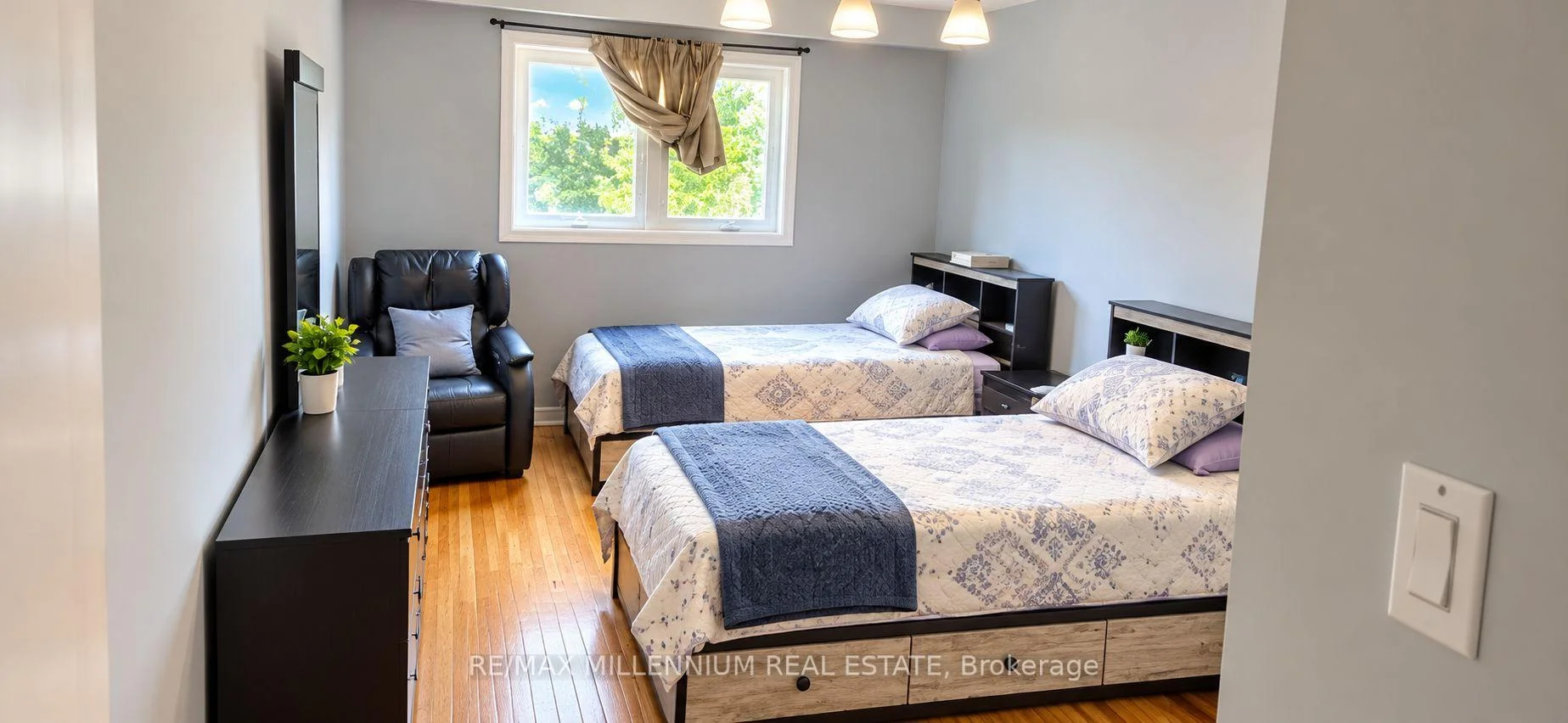 Photo 24 of 151 Ardwick Boulevard, North York, Humbermede — HOMEH