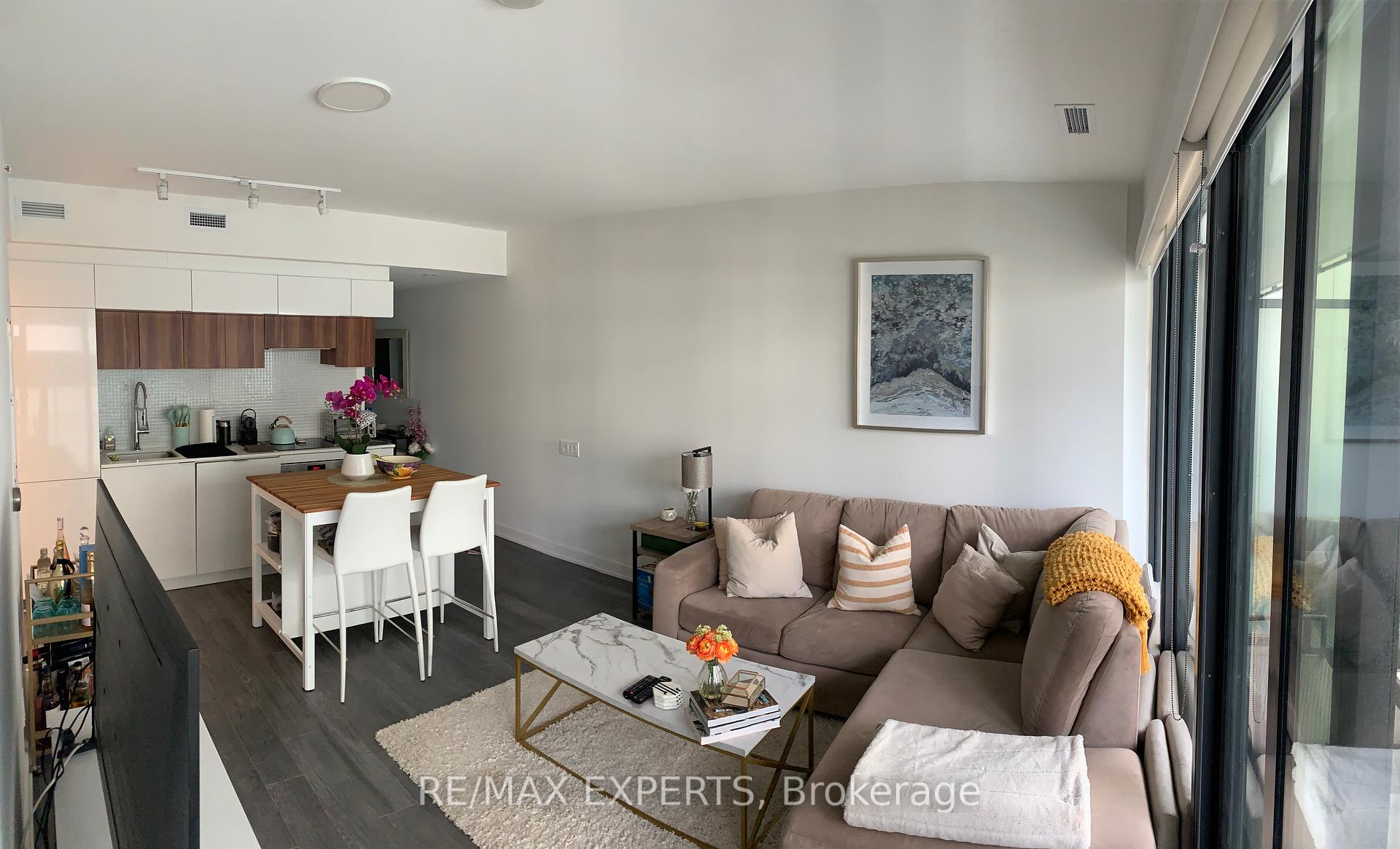 Photo 2 of Unit 501, 185 Roehampton Avenue, Toronto, Mount Pleasant West — HOMEH