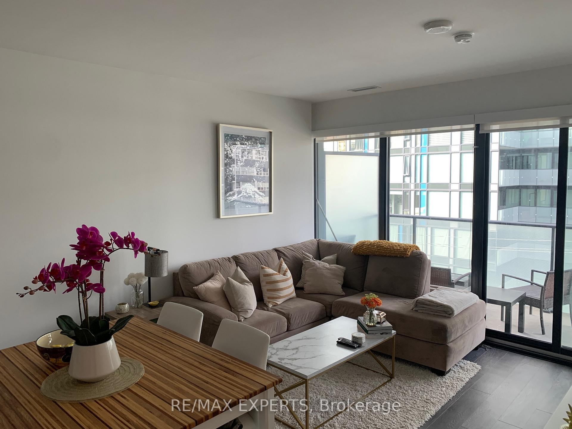 Photo 4 of Unit 501, 185 Roehampton Avenue, Toronto, Mount Pleasant West — HOMEH