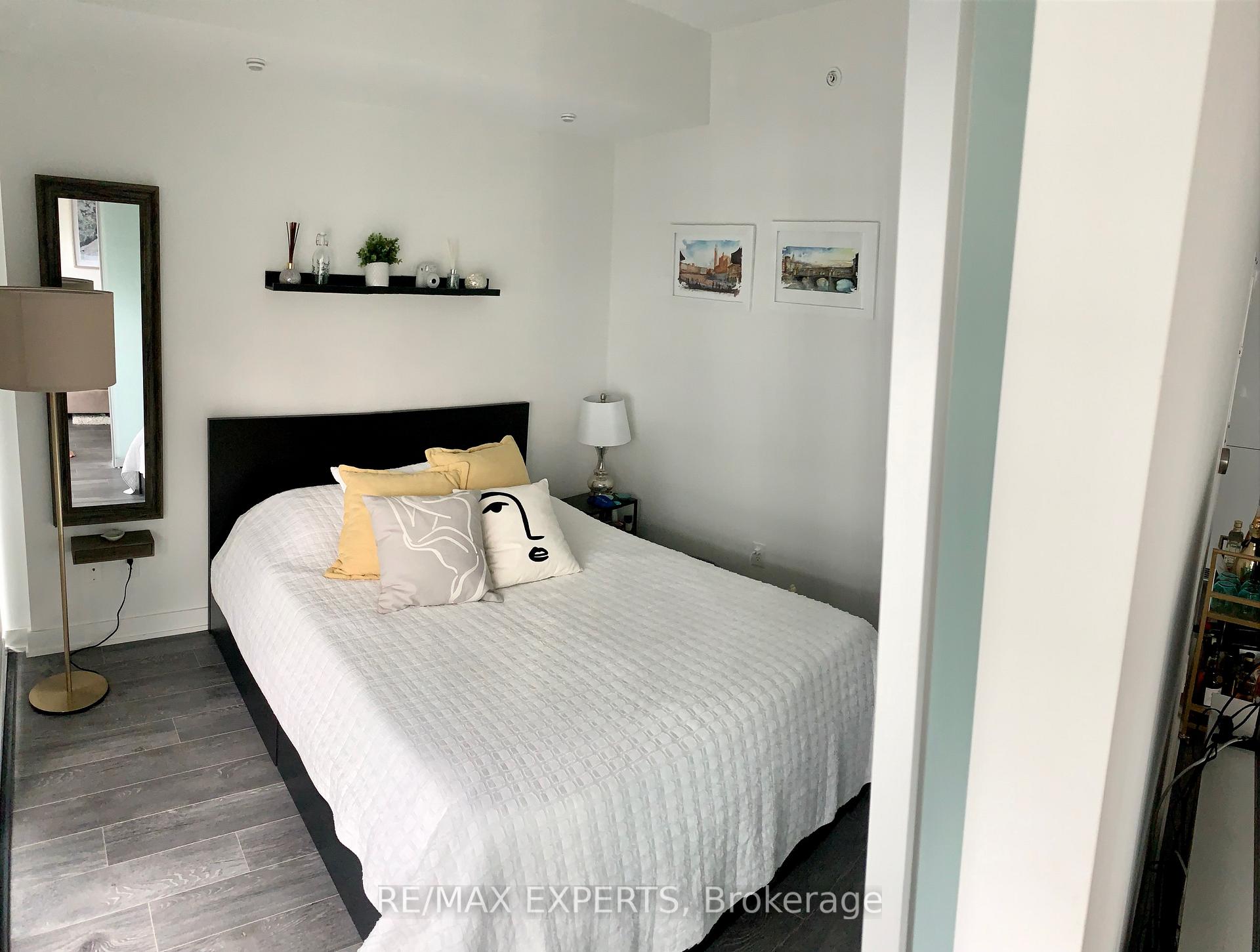 Photo 5 of Unit 501, 185 Roehampton Avenue, Toronto, Mount Pleasant West — HOMEH