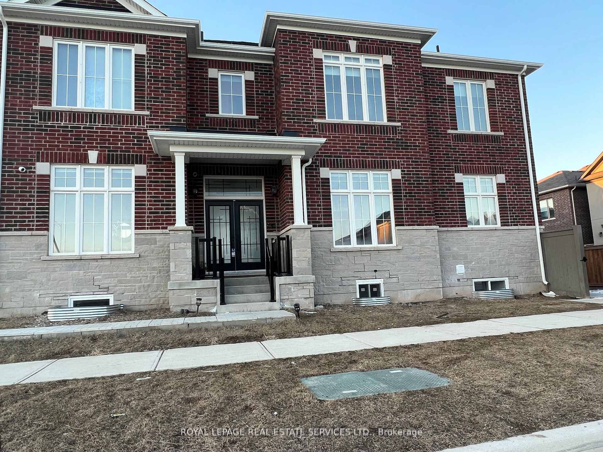 Photo of 506 Kennedy Circle W