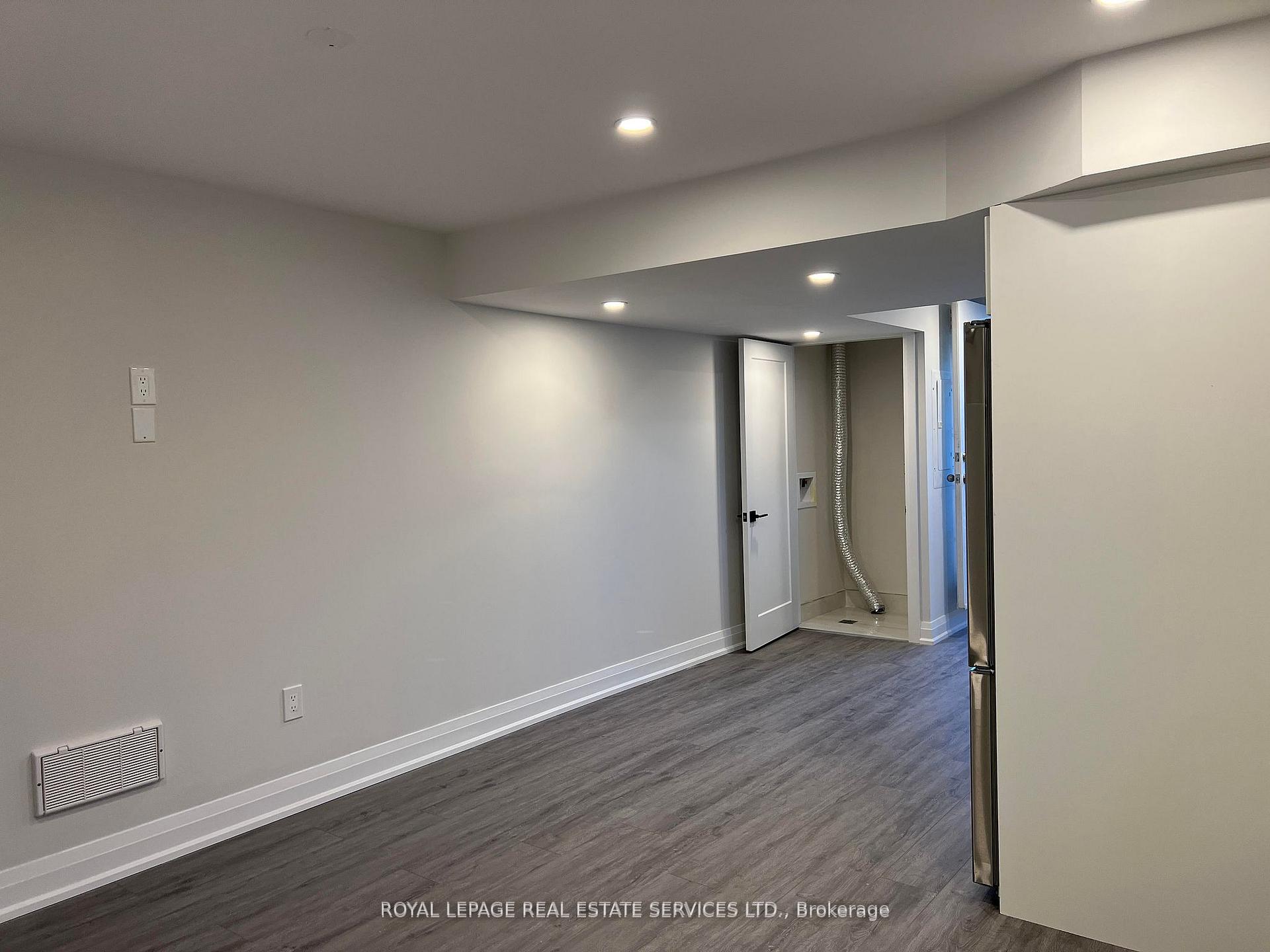 Photo 5 of 506 Kennedy Circle W, Milton, Cobban — HOMEH