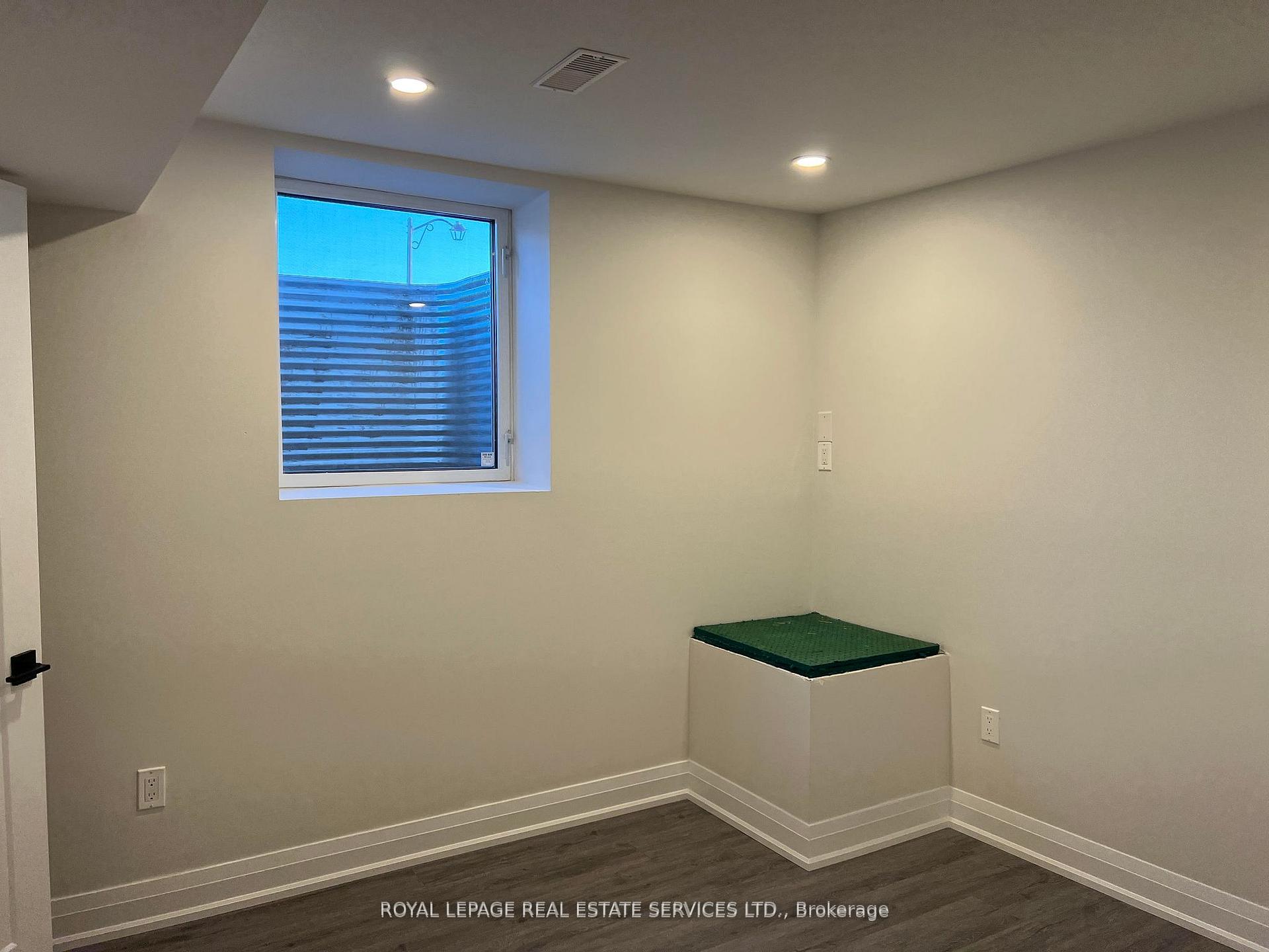 Photo 14 of 506 Kennedy Circle W, Milton, Cobban — HOMEH