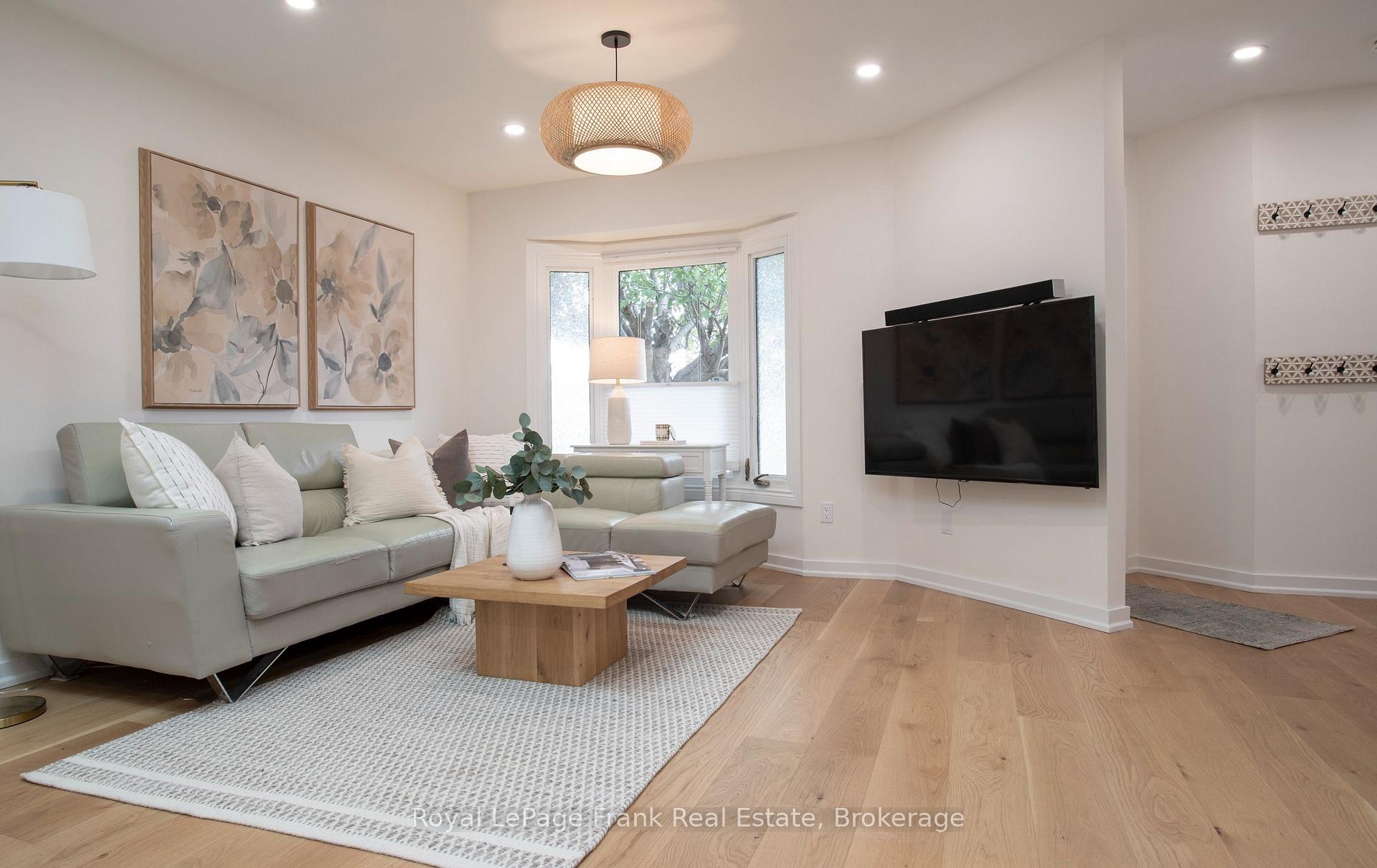 Photo 10 of 37 Angus Drive, Ajax, Central — HOMEH