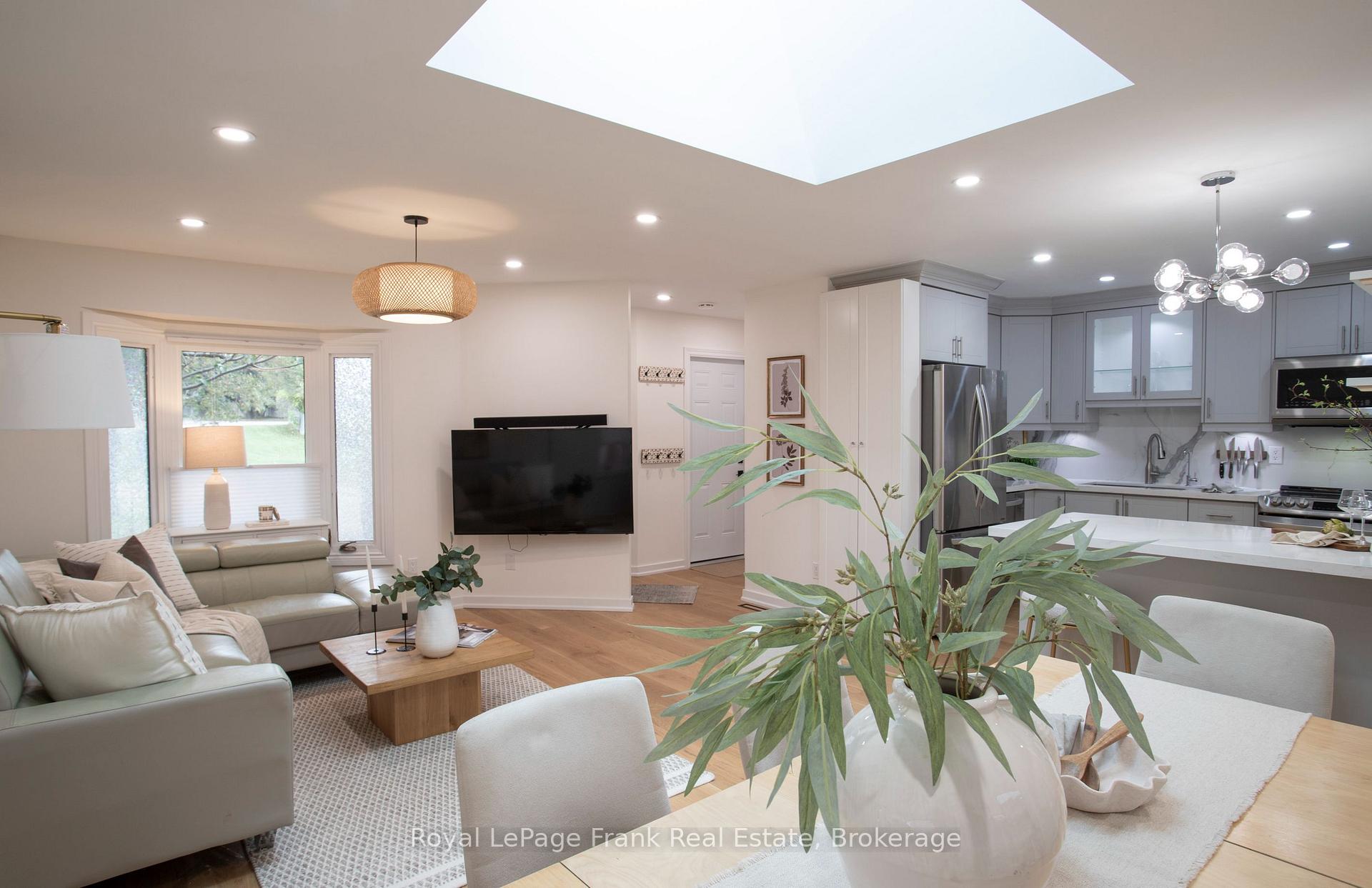 Photo 18 of 37 Angus Drive, Ajax, Central — HOMEH