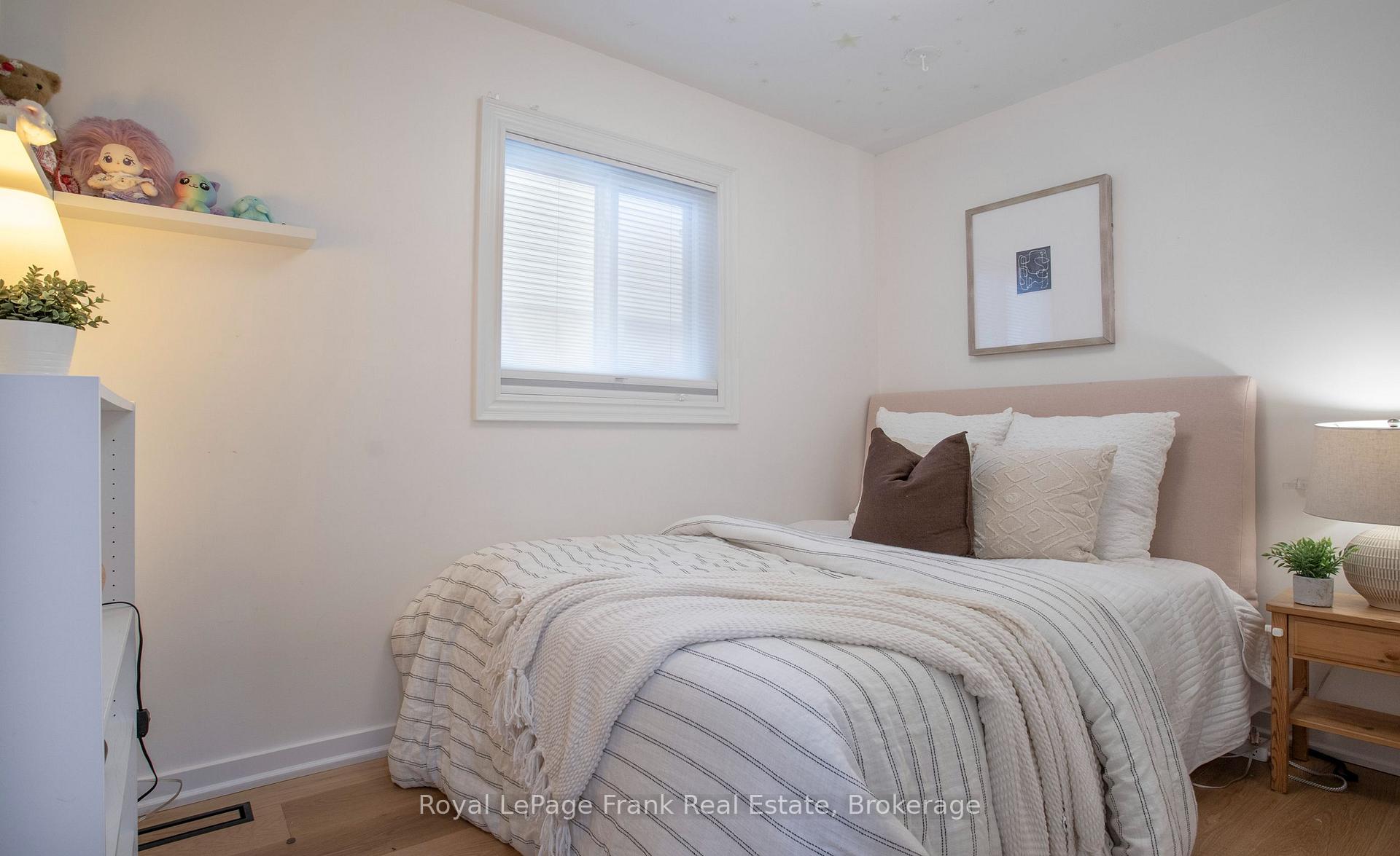 Photo 30 of 37 Angus Drive, Ajax, Central — HOMEH