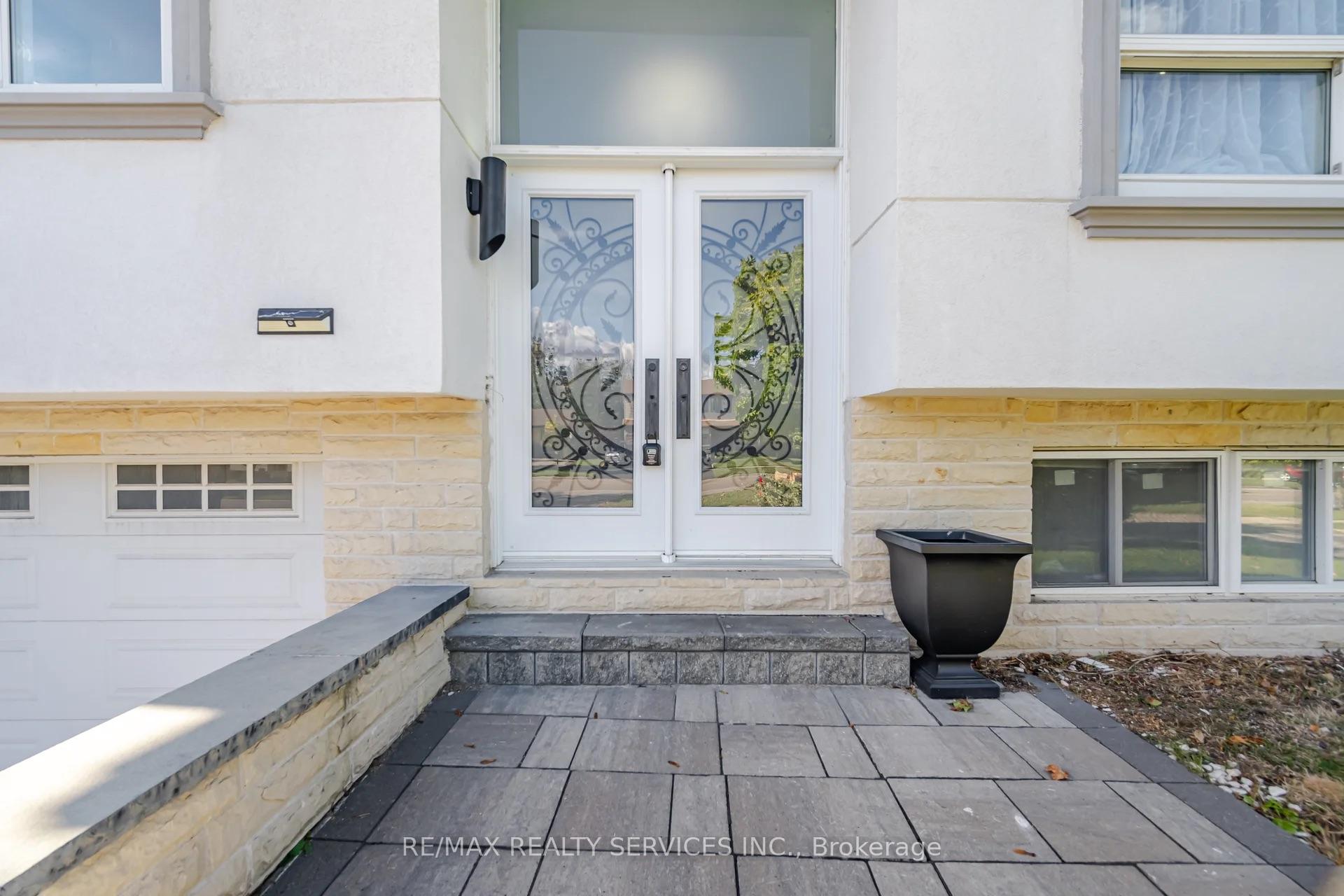 Photo 5 of 607 Woodward Avenue, Milton, Dorset Park — HOMEH