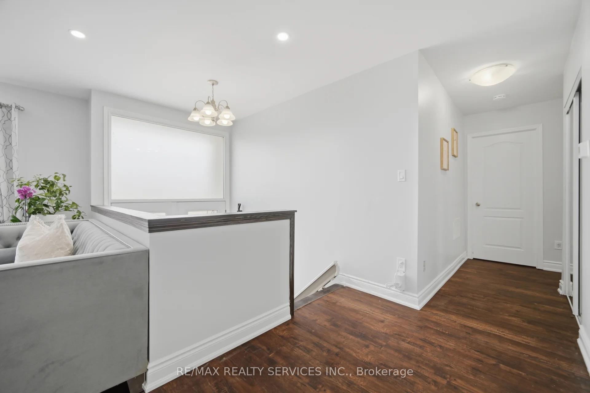 Photo 6 of 607 Woodward Avenue, Milton, Dorset Park — HOMEH