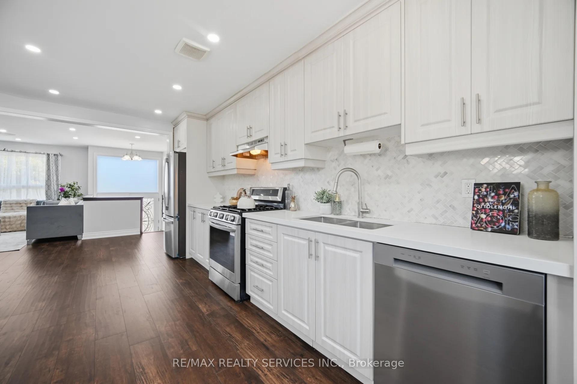 Photo 16 of 607 Woodward Avenue, Milton, Dorset Park — HOMEH