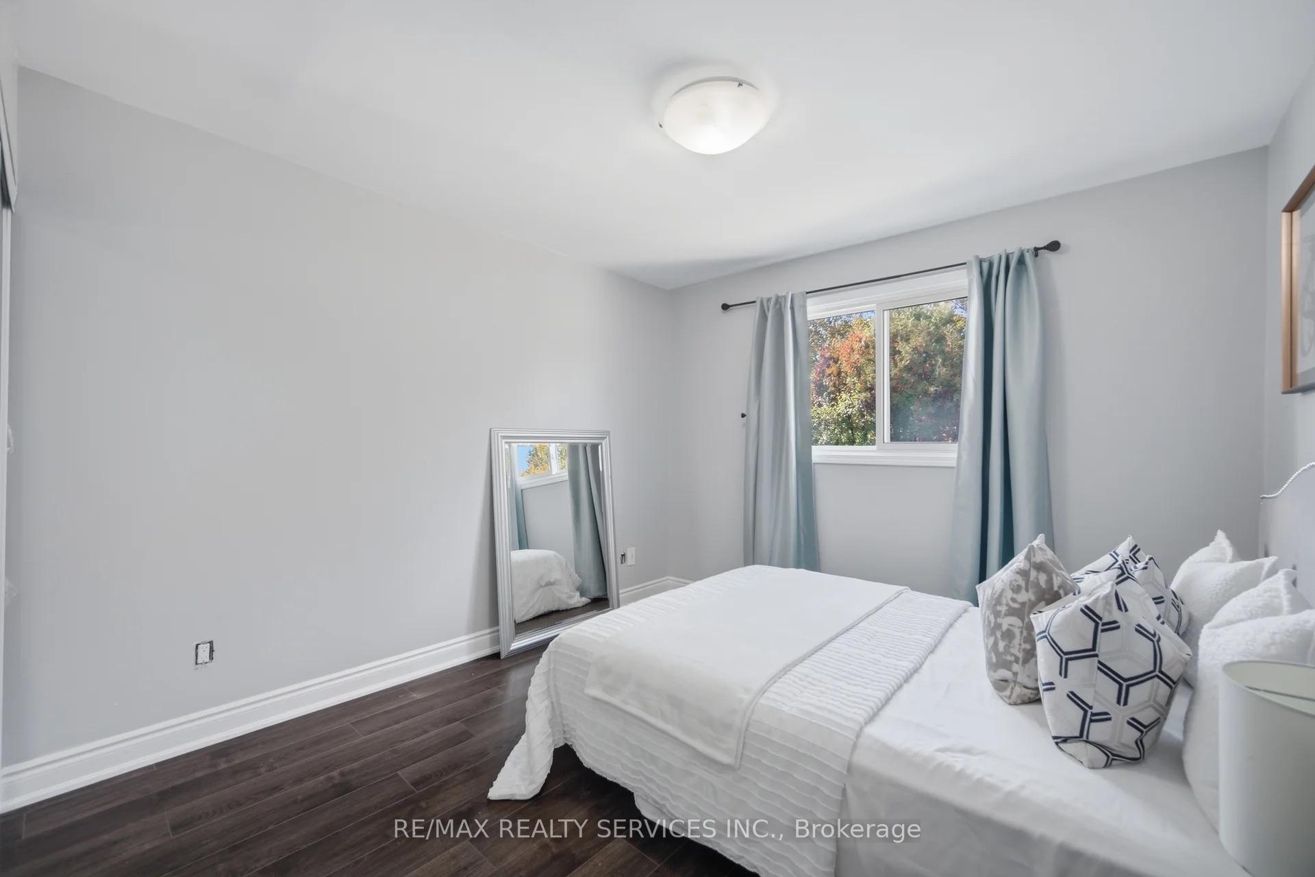 Photo 25 of 607 Woodward Avenue, Milton, Dorset Park — HOMEH