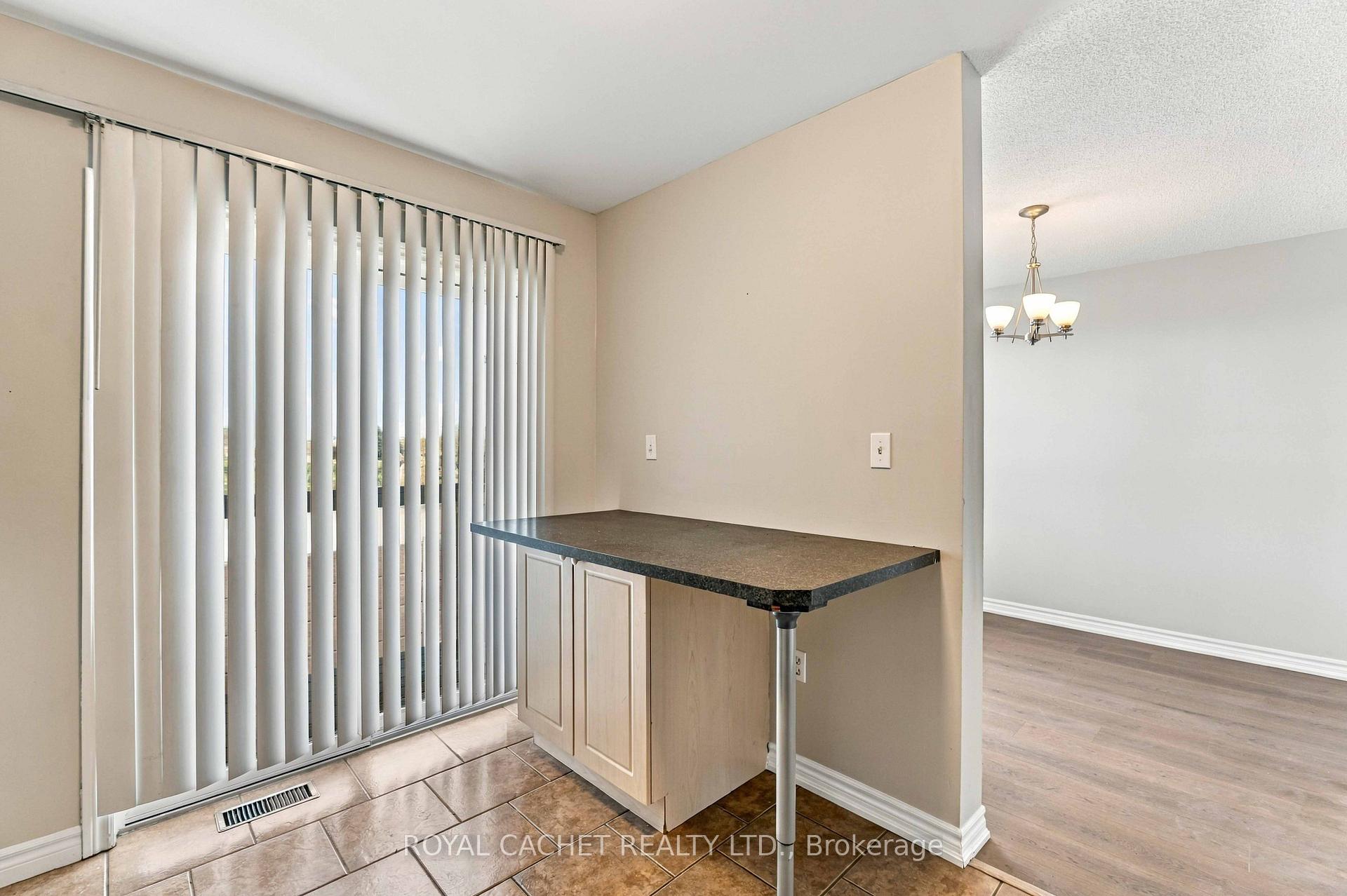 Photo 9 of Unit 44, 39 Pinewoods Drive, Hamilton, Stoney Creek Mountain — HOMEH