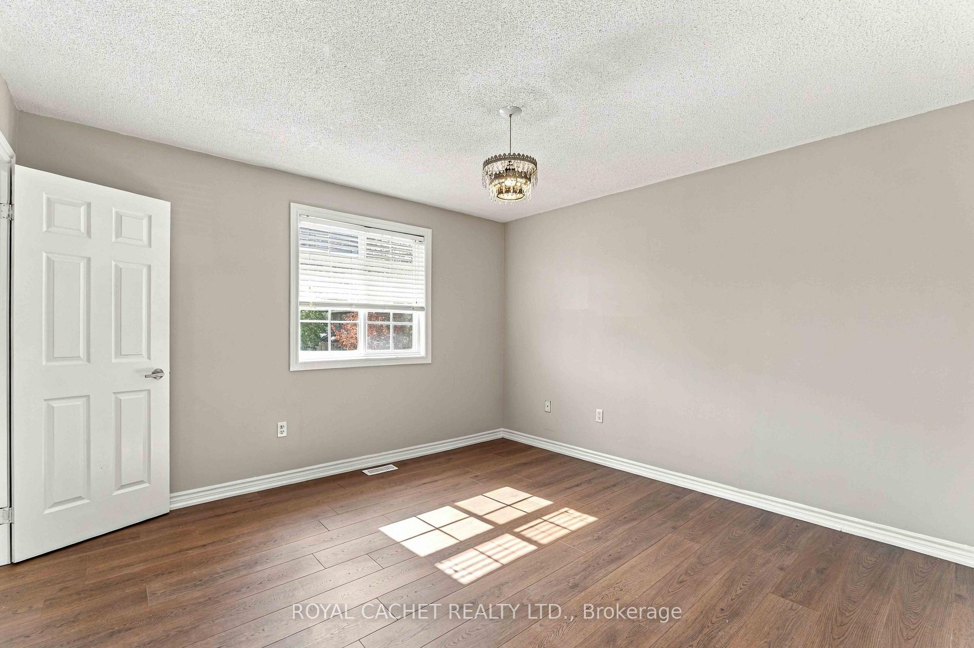 Photo 11 of Unit 44, 39 Pinewoods Drive, Hamilton, Stoney Creek Mountain — HOMEH
