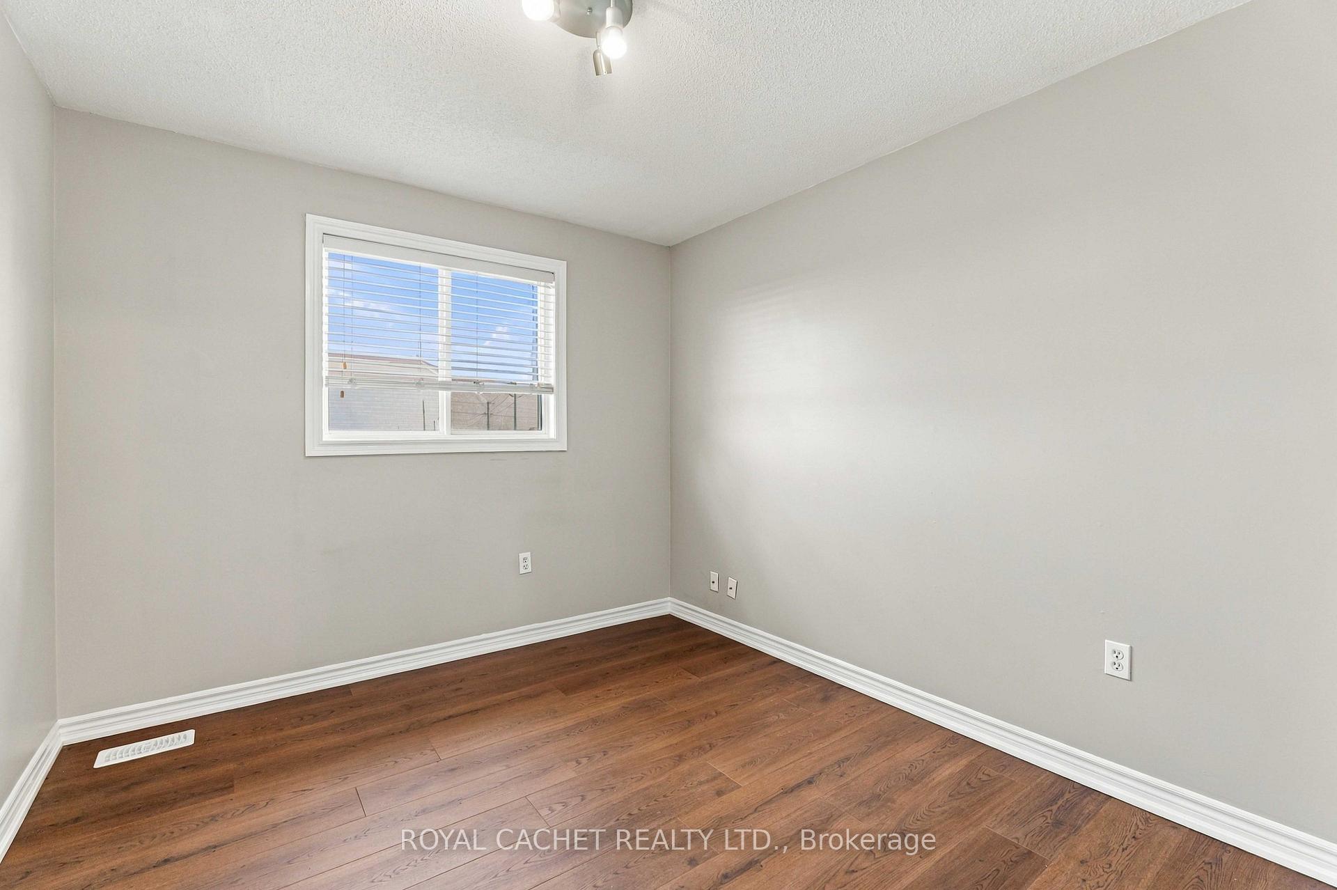 Photo 15 of Unit 44, 39 Pinewoods Drive, Hamilton, Stoney Creek Mountain — HOMEH