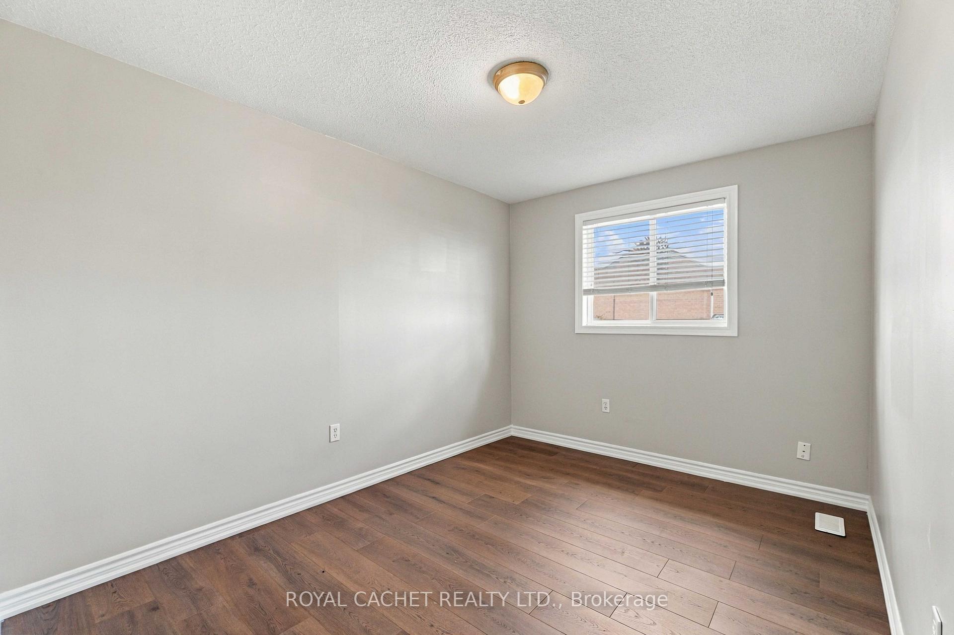 Photo 17 of Unit 44, 39 Pinewoods Drive, Hamilton, Stoney Creek Mountain — HOMEH