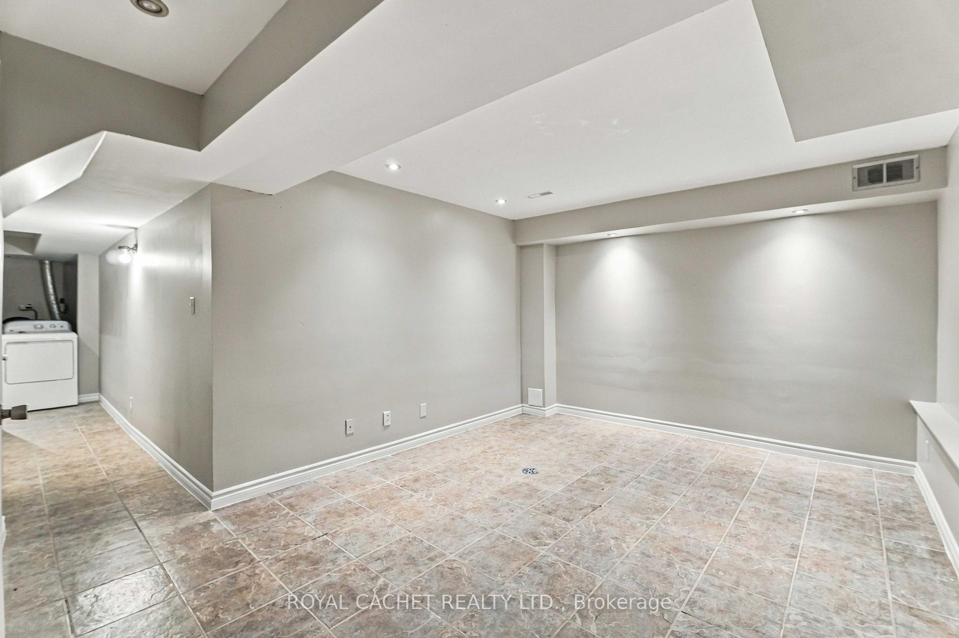 Photo 19 of Unit 44, 39 Pinewoods Drive, Hamilton, Stoney Creek Mountain — HOMEH