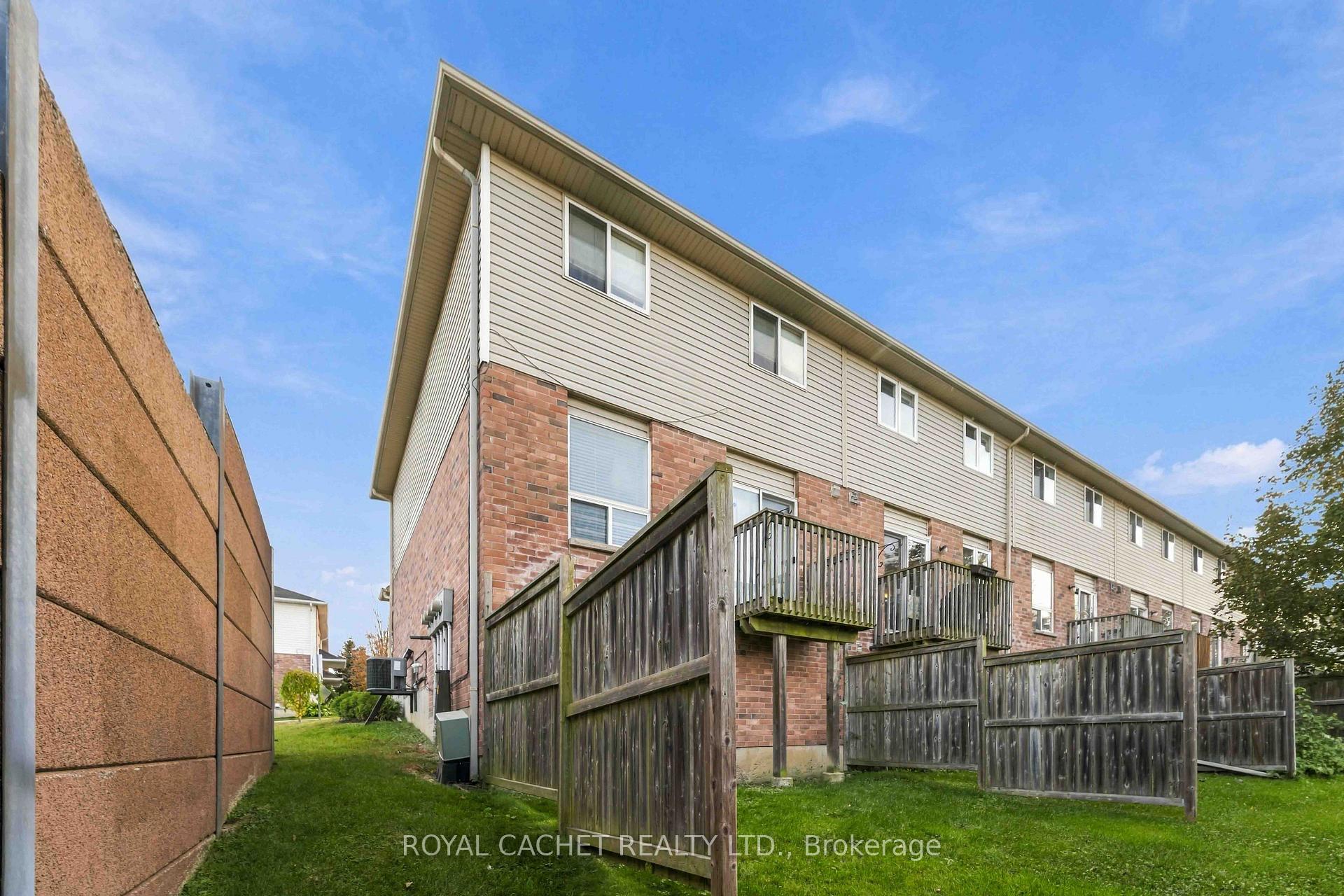 Photo 27 of Unit 44, 39 Pinewoods Drive, Hamilton, Stoney Creek Mountain — HOMEH