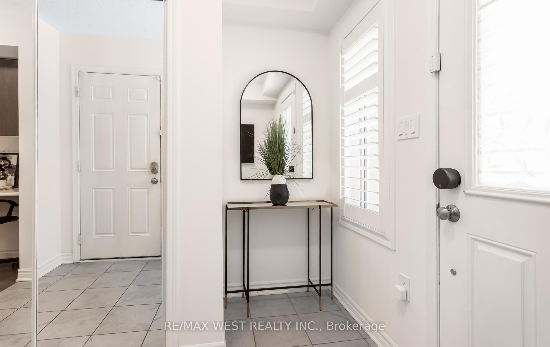 Photo 6 of Unit 90, 1000 Asleton Boulevard, Milton, Willmott — HOMEH