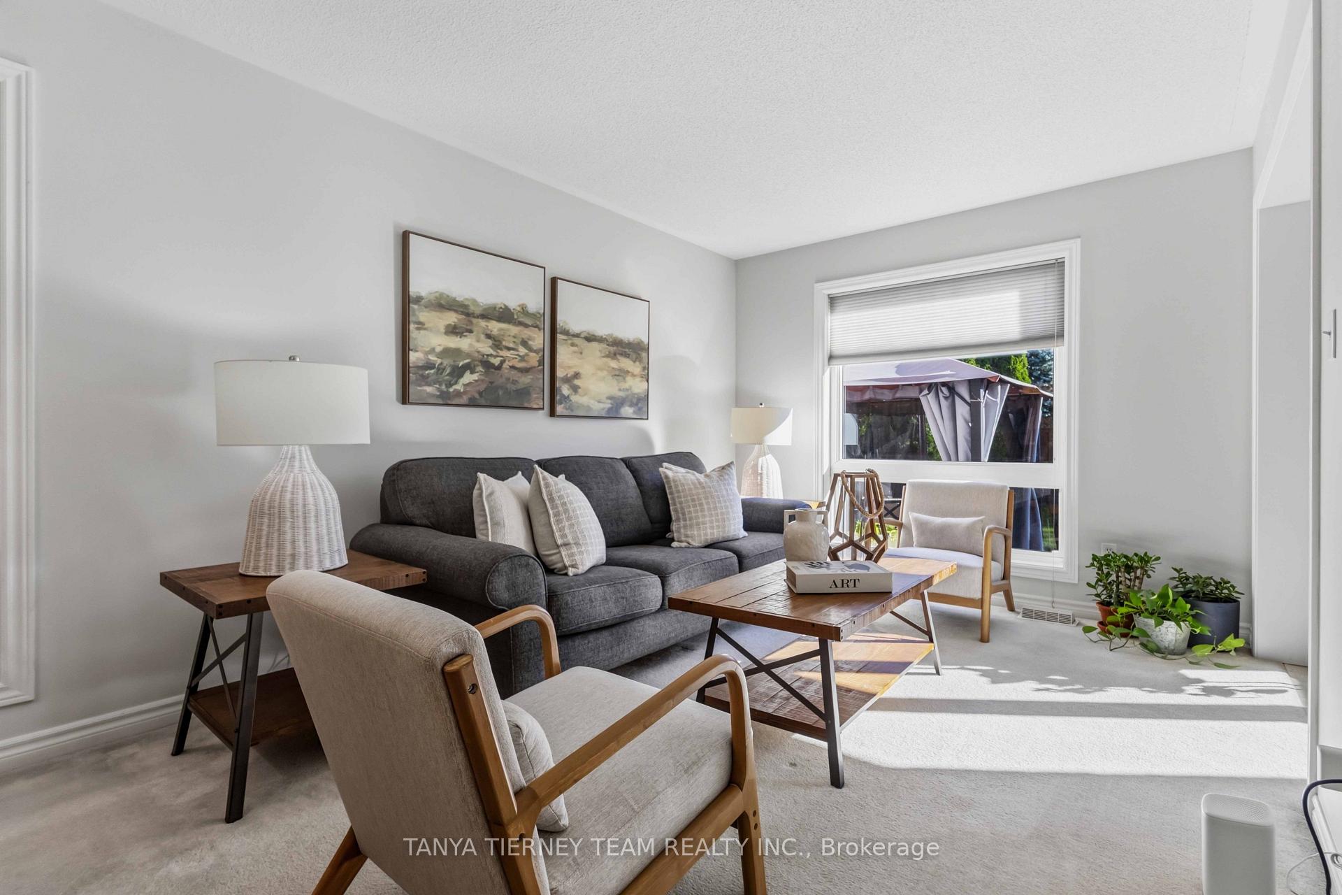 Photo 6 of 28 Castle Green Drive, Whitby, Rolling Acres — HOMEH