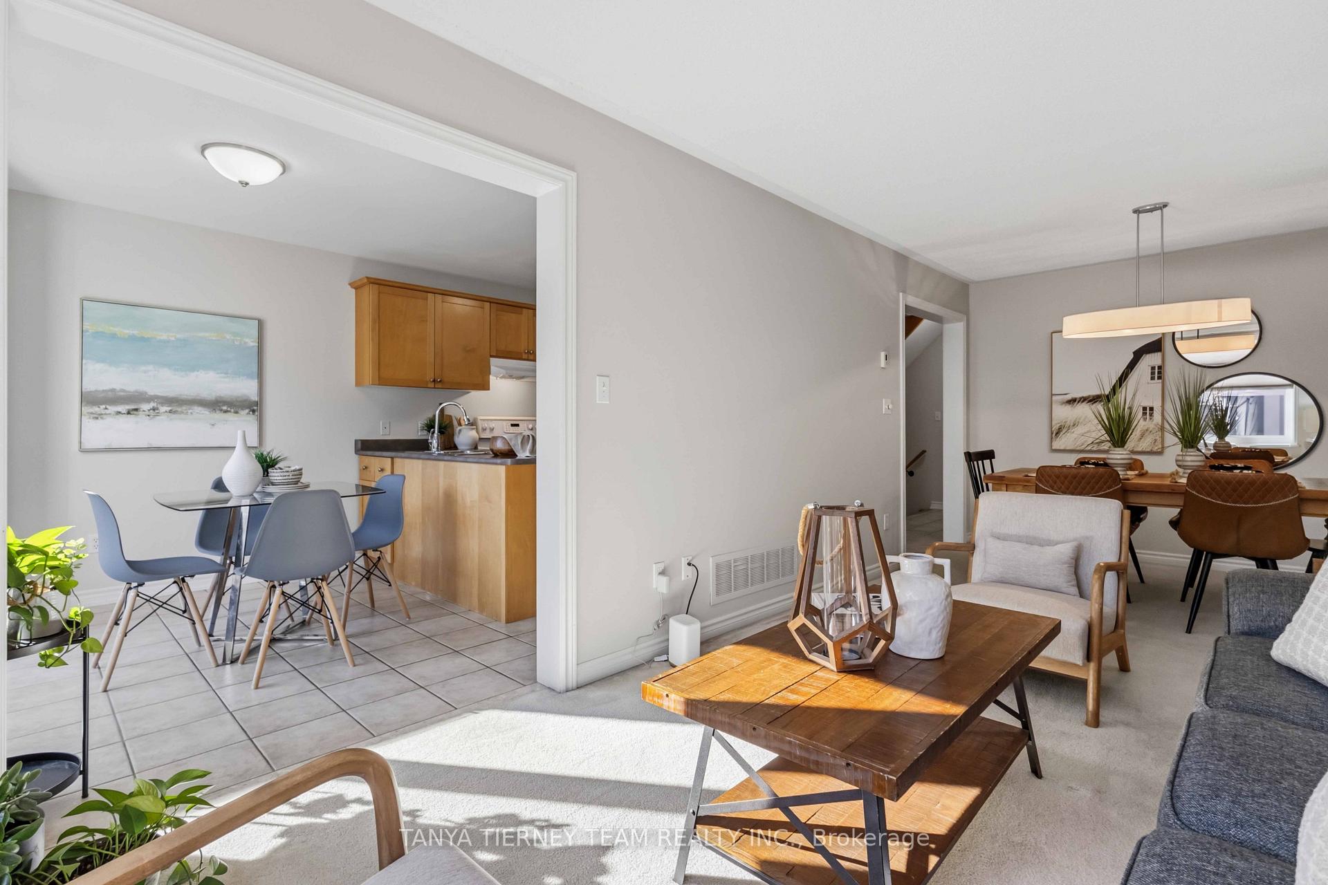 Photo 10 of 28 Castle Green Drive, Whitby, Rolling Acres — HOMEH