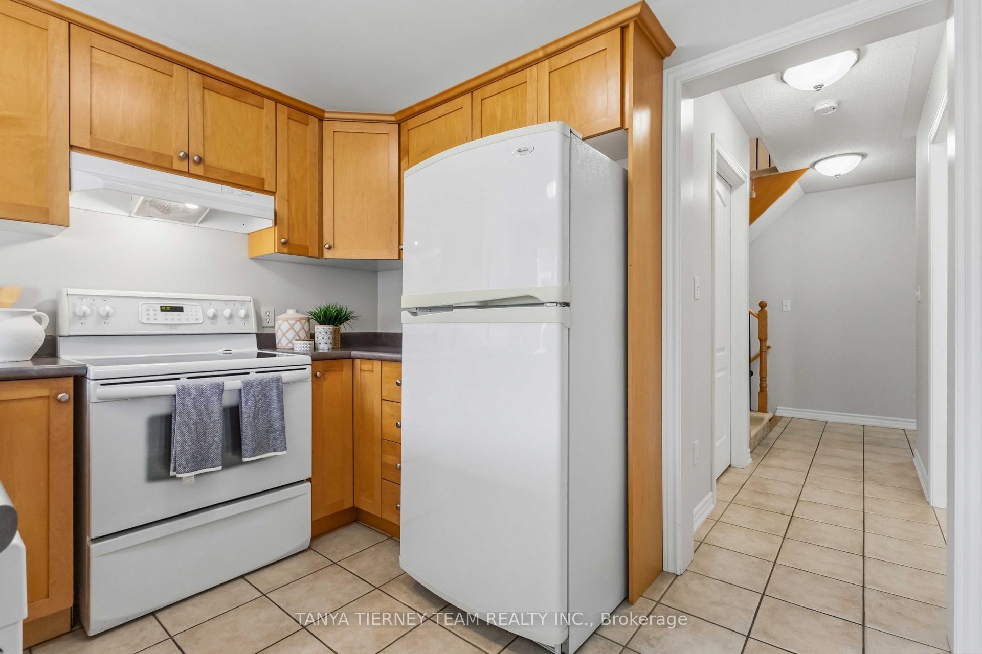 Photo 18 of 28 Castle Green Drive, Whitby, Rolling Acres — HOMEH