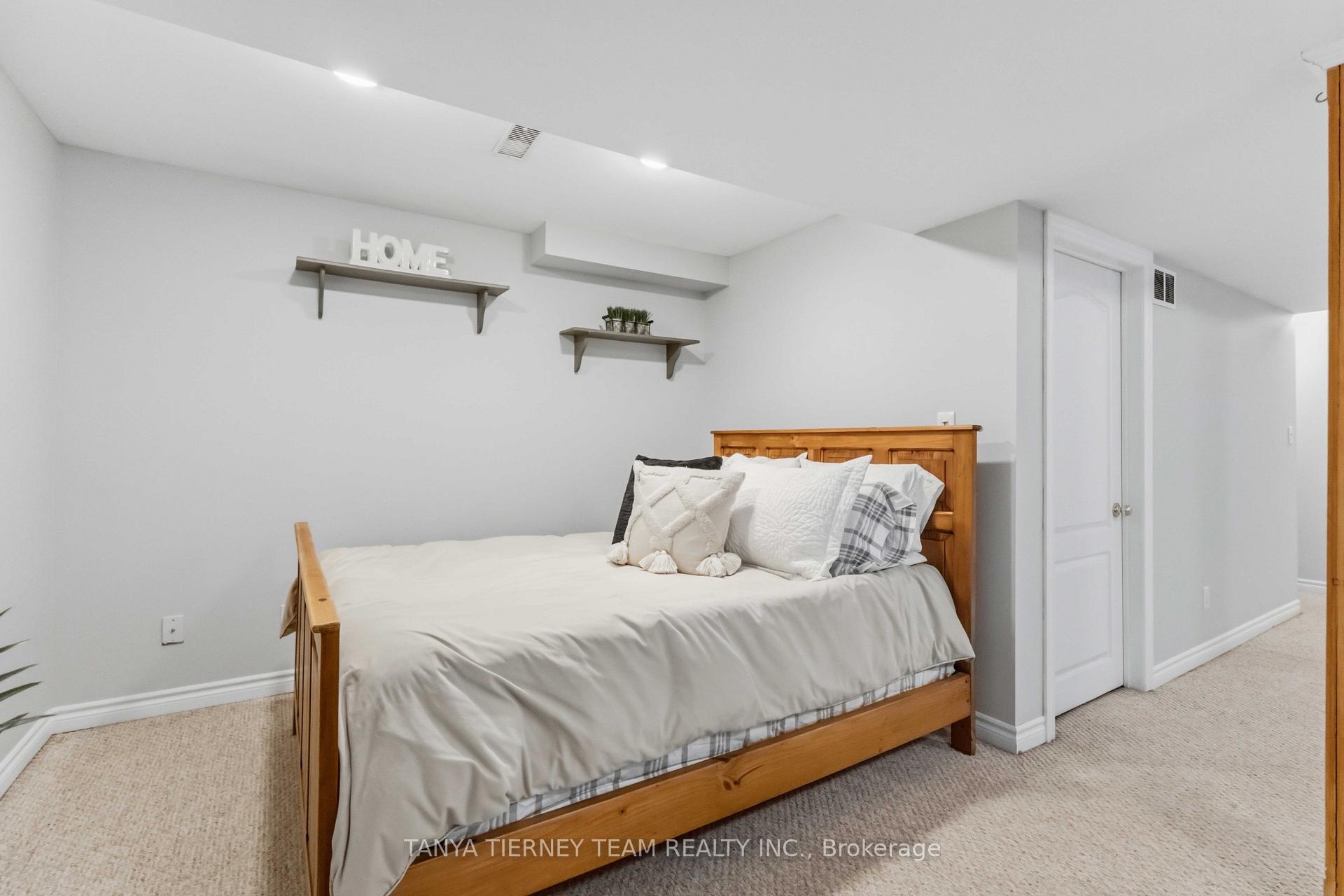 Photo 41 of 28 Castle Green Drive, Whitby, Rolling Acres — HOMEH