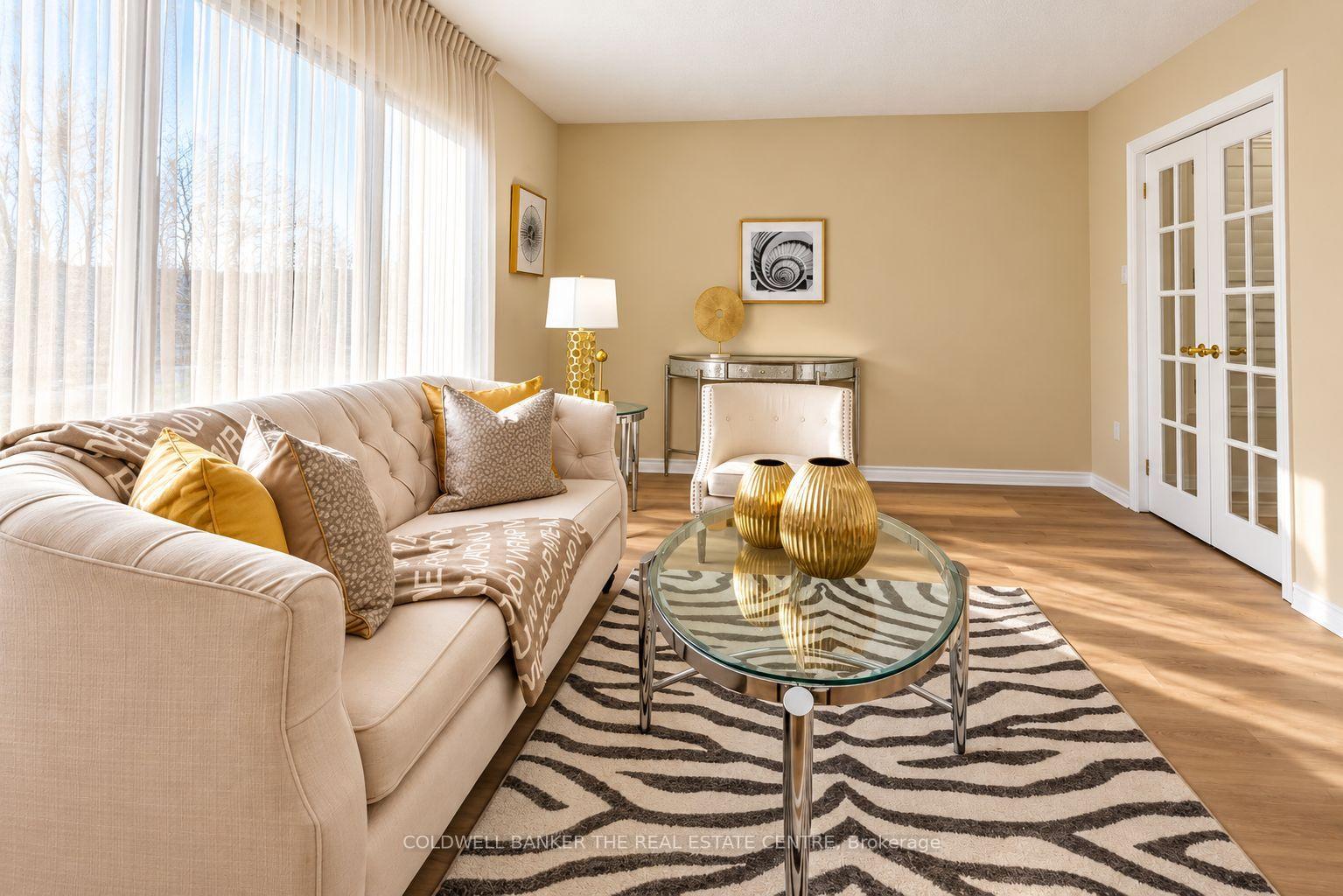 Photo 8 of Unit #Main, 140 Woodpark Place, Newmarket, Huron Heights-Leslie Valley — HOMEH