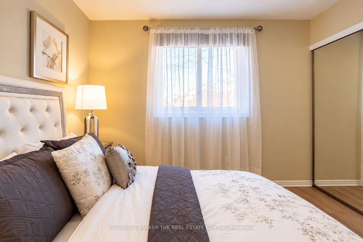 Photo 16 of Unit #Main, 140 Woodpark Place, Newmarket, Huron Heights-Leslie Valley — HOMEH