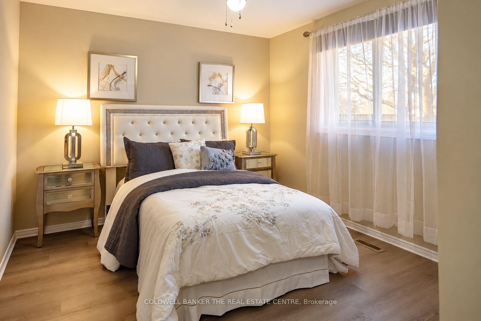 Photo 17 of Unit #Main, 140 Woodpark Place, Newmarket, Huron Heights-Leslie Valley — HOMEH