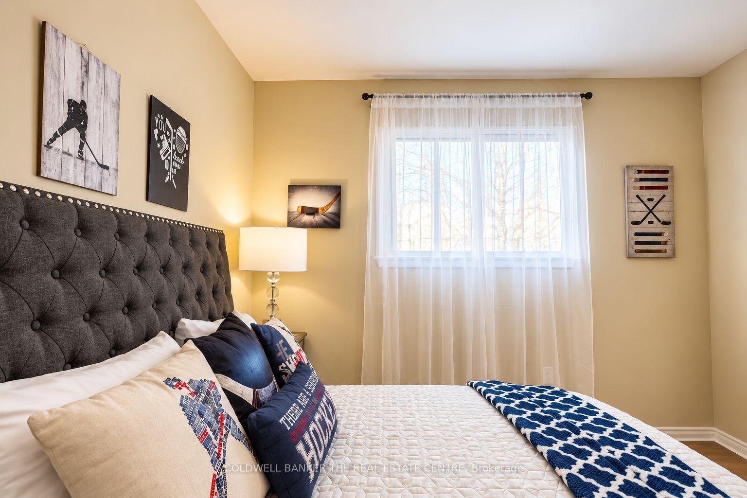 Photo 18 of Unit #Main, 140 Woodpark Place, Newmarket, Huron Heights-Leslie Valley — HOMEH