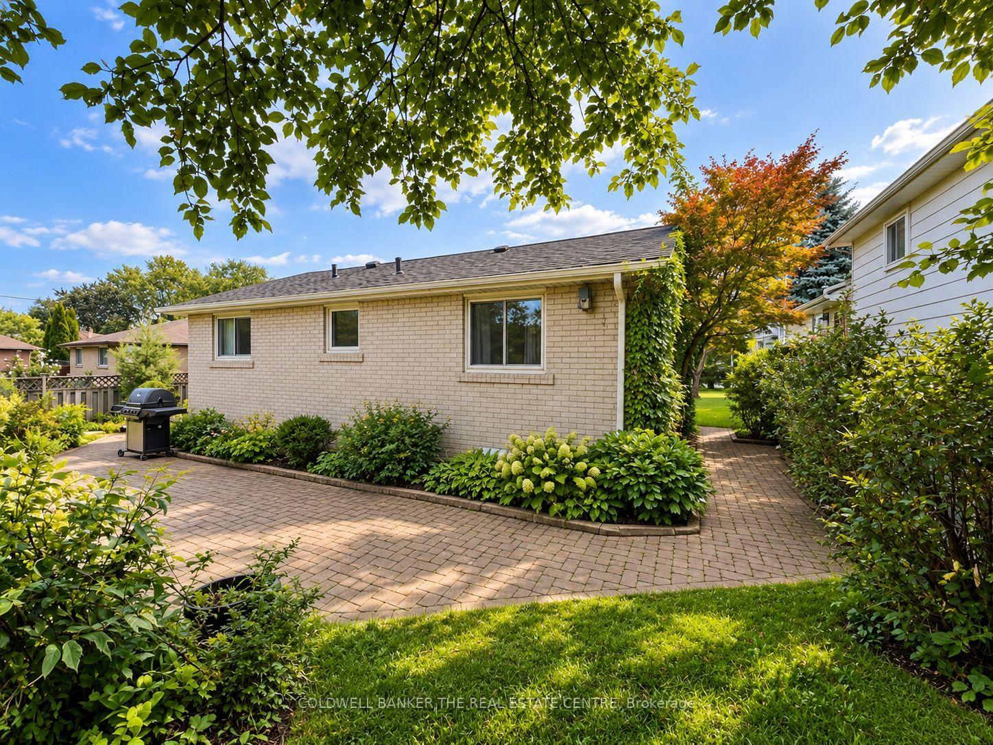 Photo 27 of Unit #Main, 140 Woodpark Place, Newmarket, Huron Heights-Leslie Valley — HOMEH