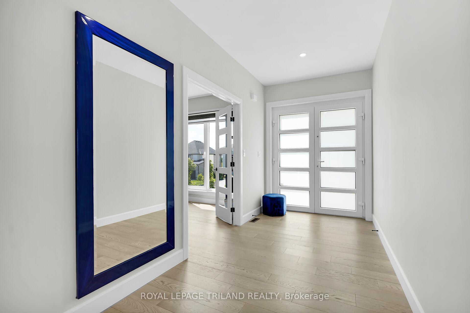 Photo 3 of 62 Crestview Drive, Middlesex Centre, Kilworth — HOMEH