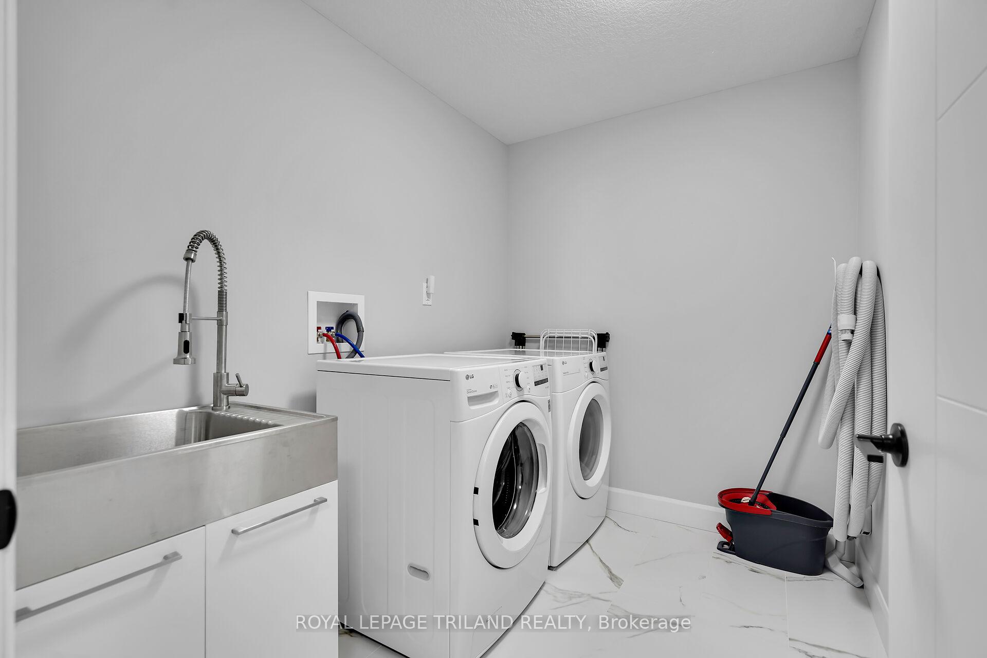 Photo 29 of 62 Crestview Drive, Middlesex Centre, Kilworth — HOMEH