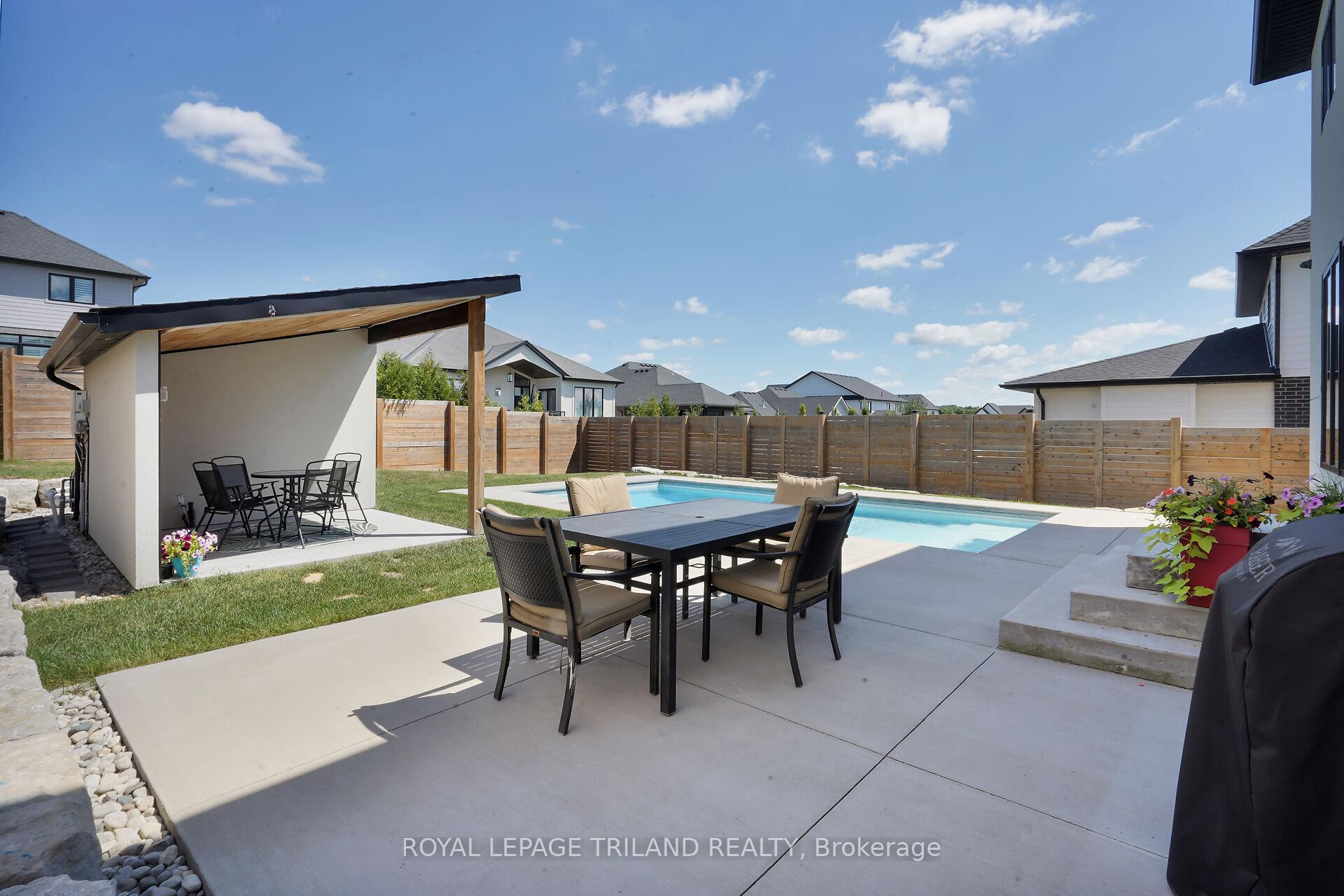 Photo 44 of 62 Crestview Drive, Middlesex Centre, Kilworth — HOMEH