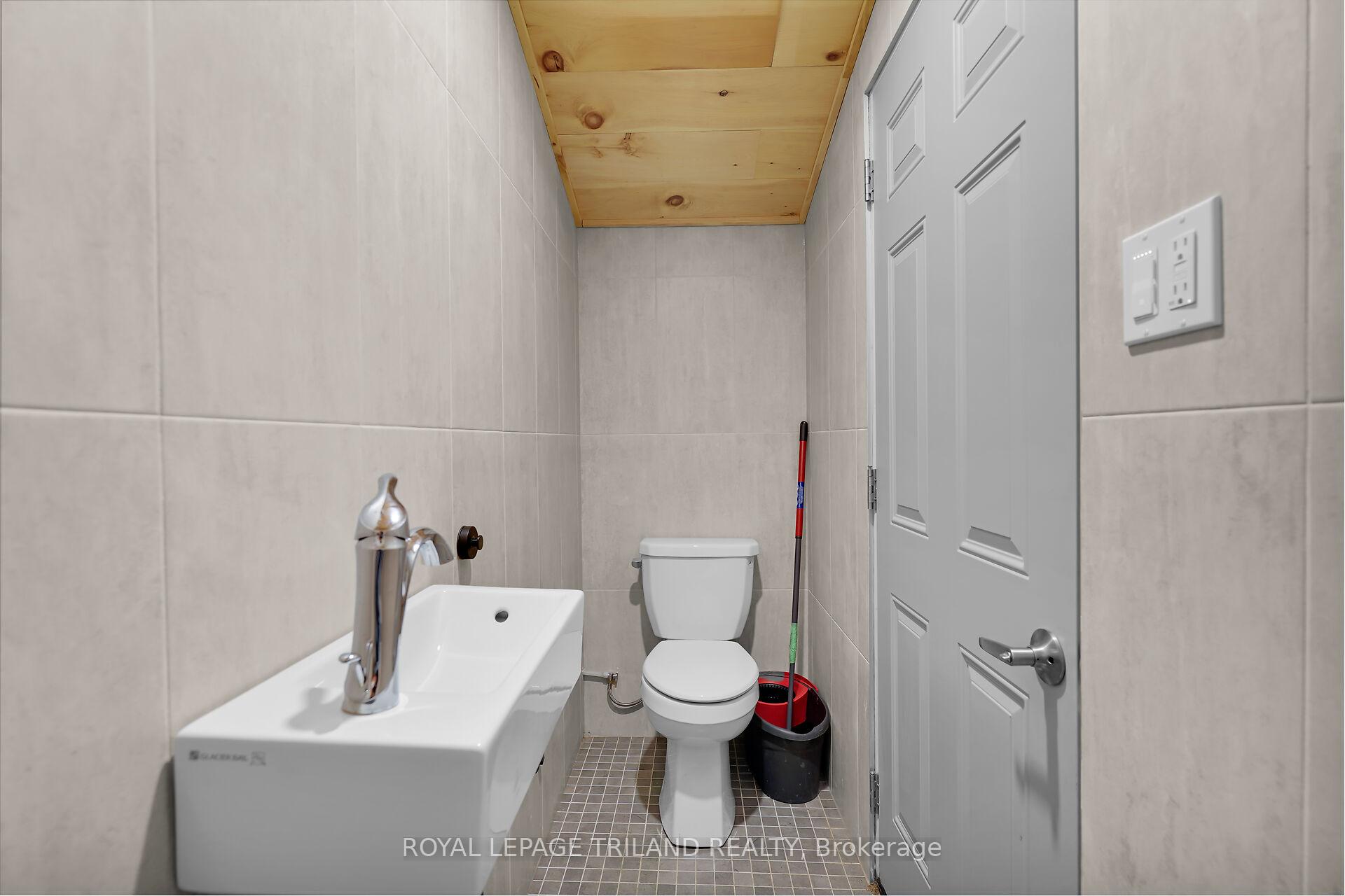 Photo 47 of 62 Crestview Drive, Middlesex Centre, Kilworth — HOMEH