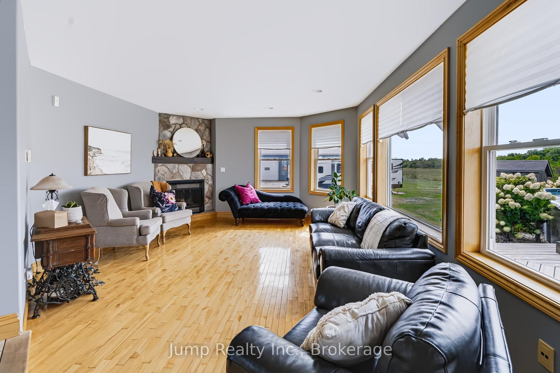 Photo 15 of 1951 Brigden Road, St. Clair — HOMEH