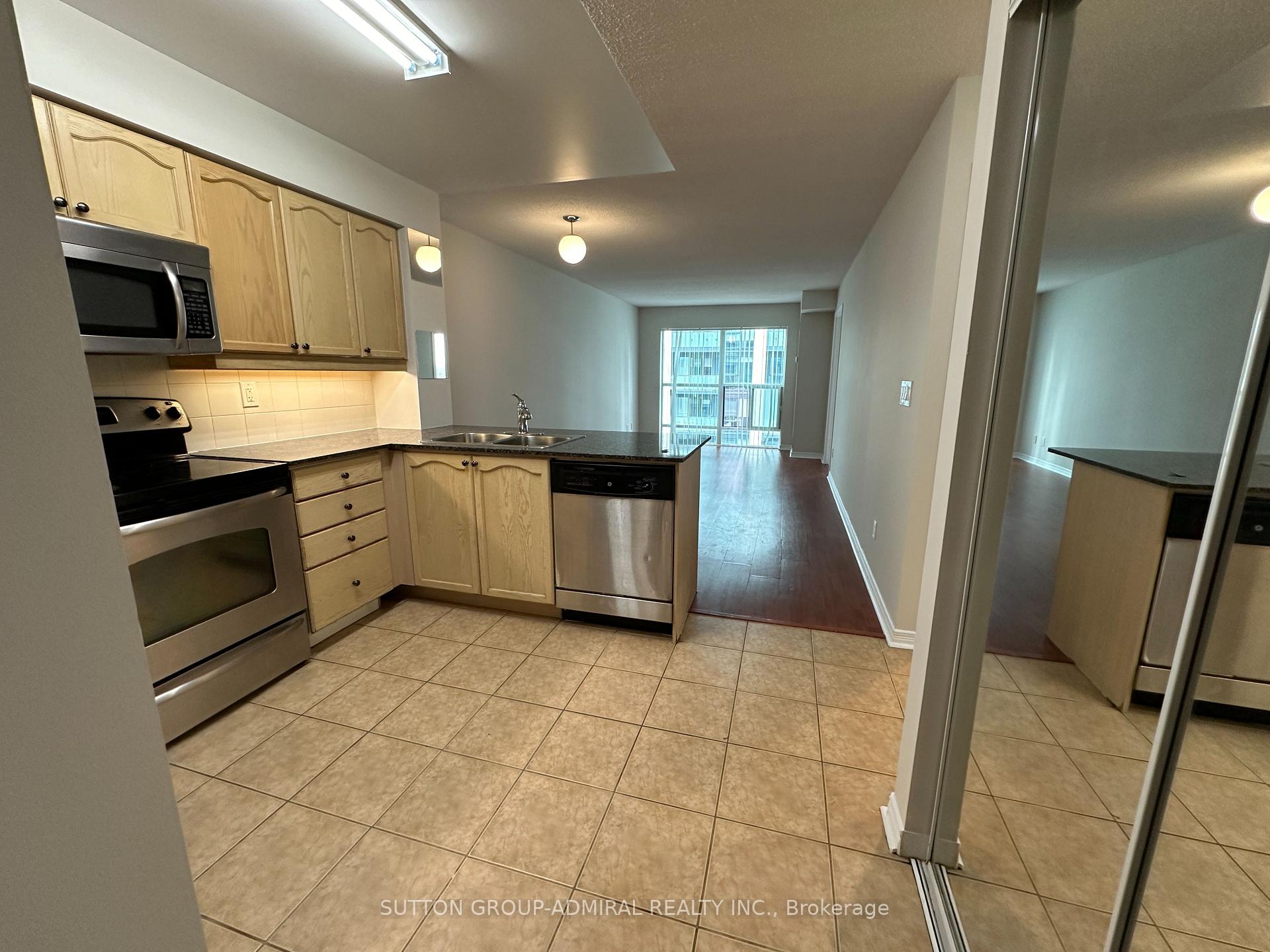 Photo 3 of Unit 911, 185 Oneida Crescent, Richmond Hill, Langstaff — HOMEH