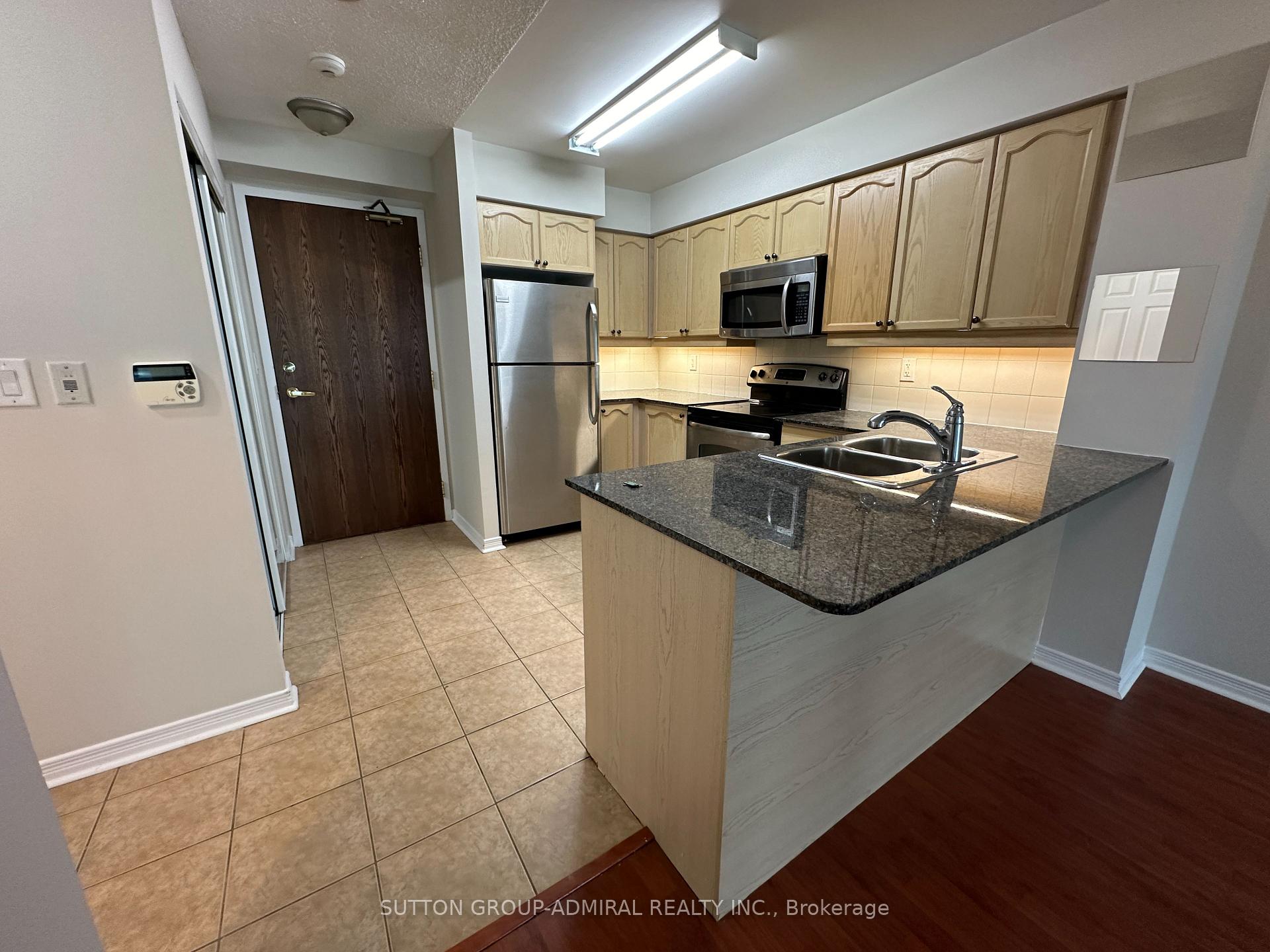 Photo 5 of Unit 911, 185 Oneida Crescent, Richmond Hill, Langstaff — HOMEH